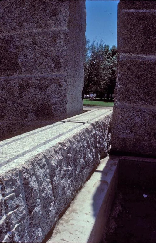 800shadowonmarkstone.jpg