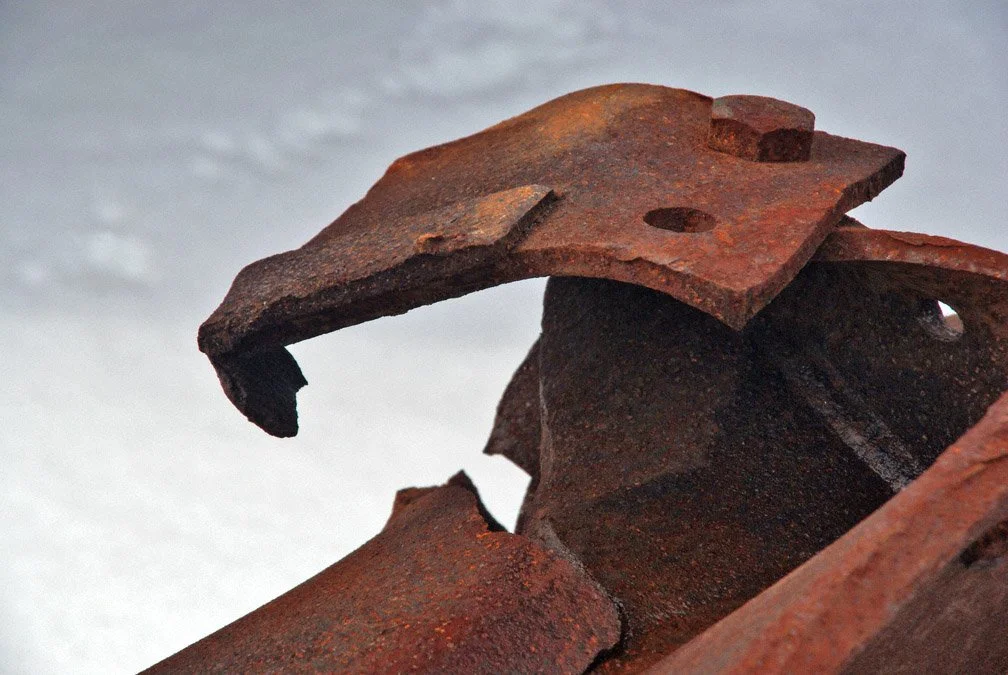 GTheHinge11LWhitephoto.jpg