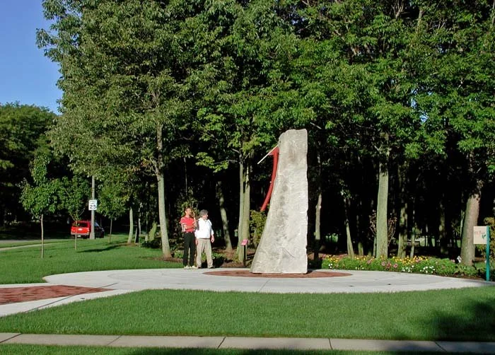 John Van Alstine
“9-1-1 MEMORIAL” 2002, 12’ high.

Kettering, Ohio, USA