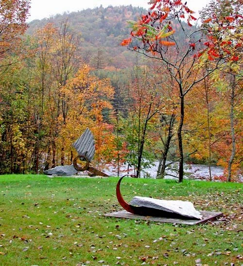 600Sledge_odal_outside_river_001.jpg