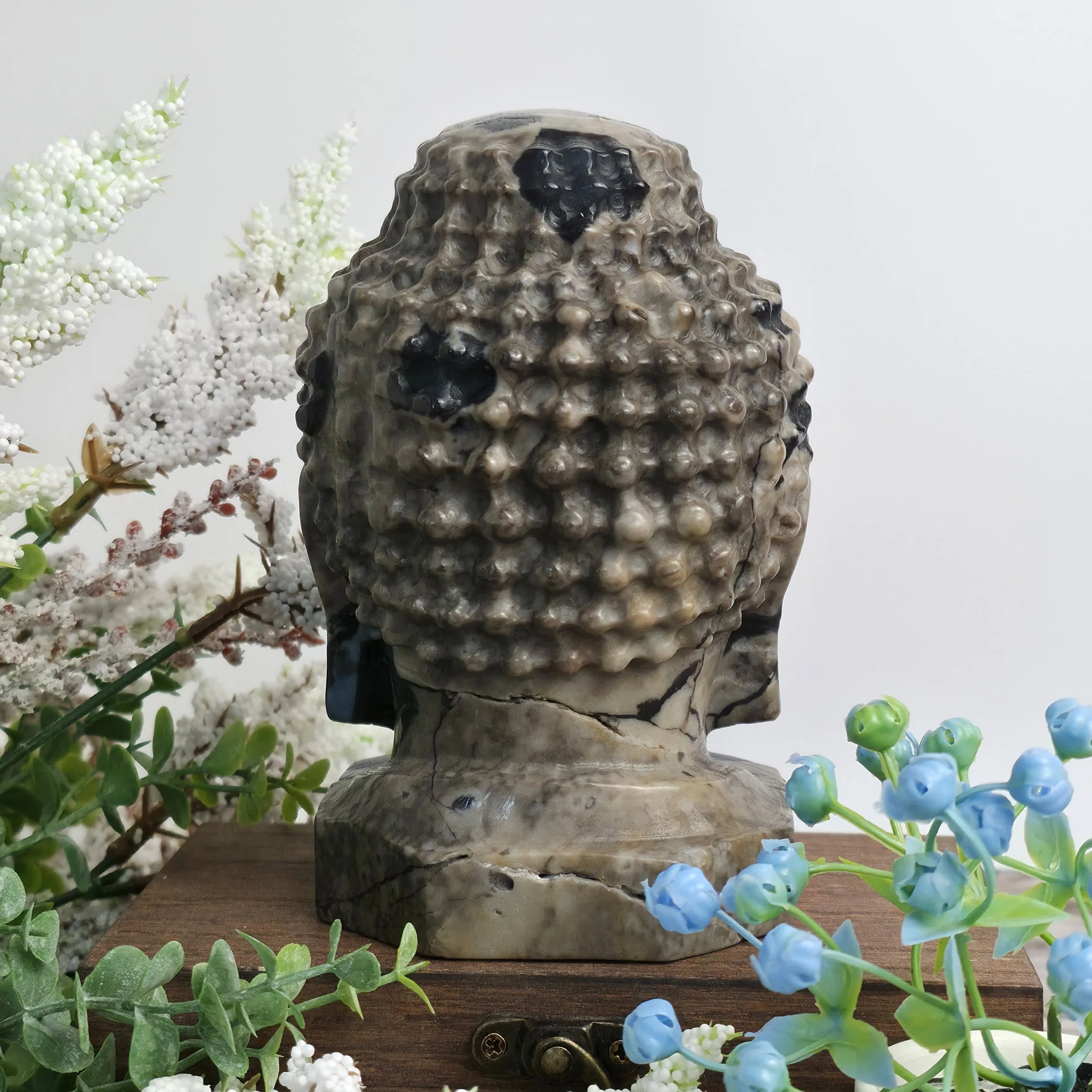 uv agate buddha 4.jpg