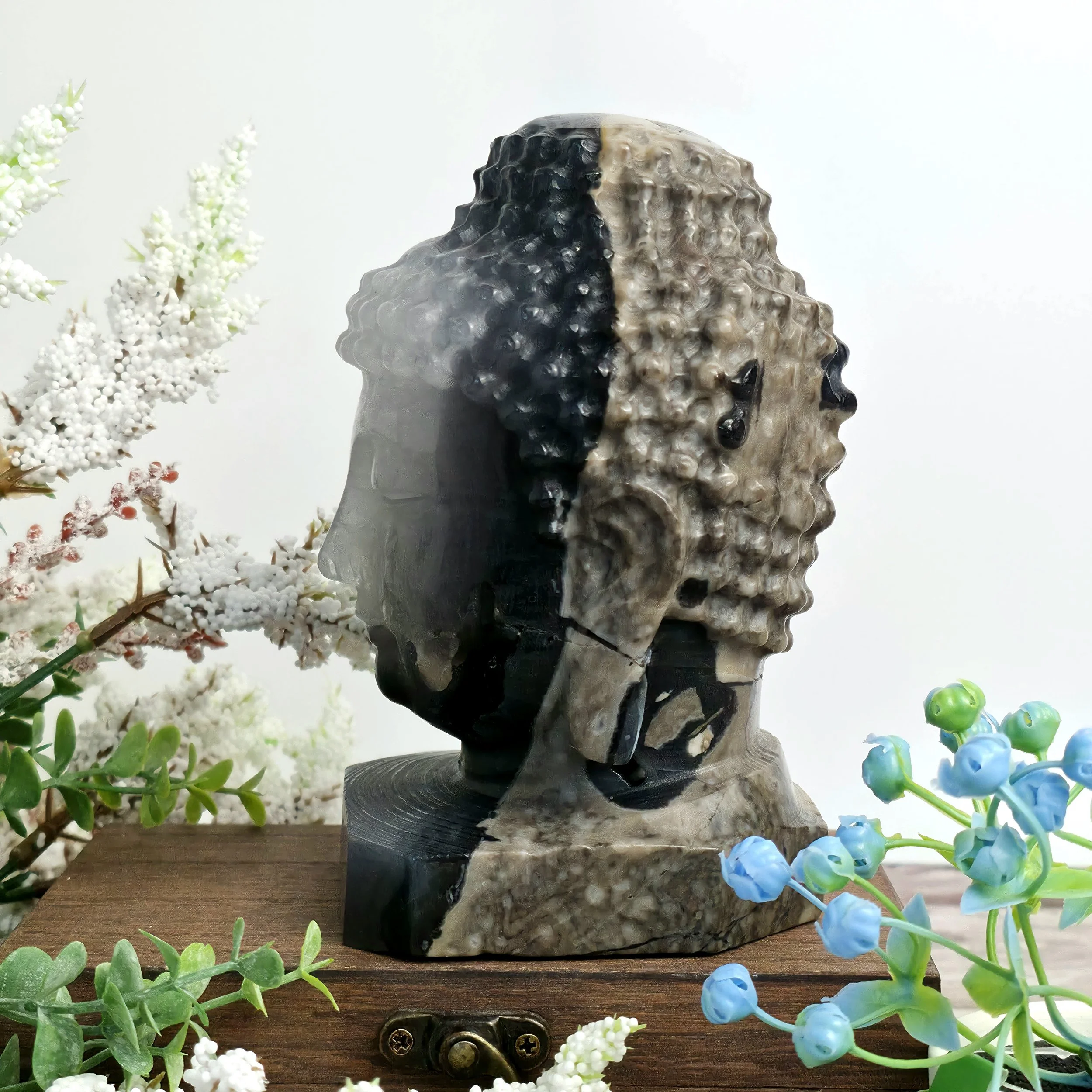 uv agate buddha 5.jpg