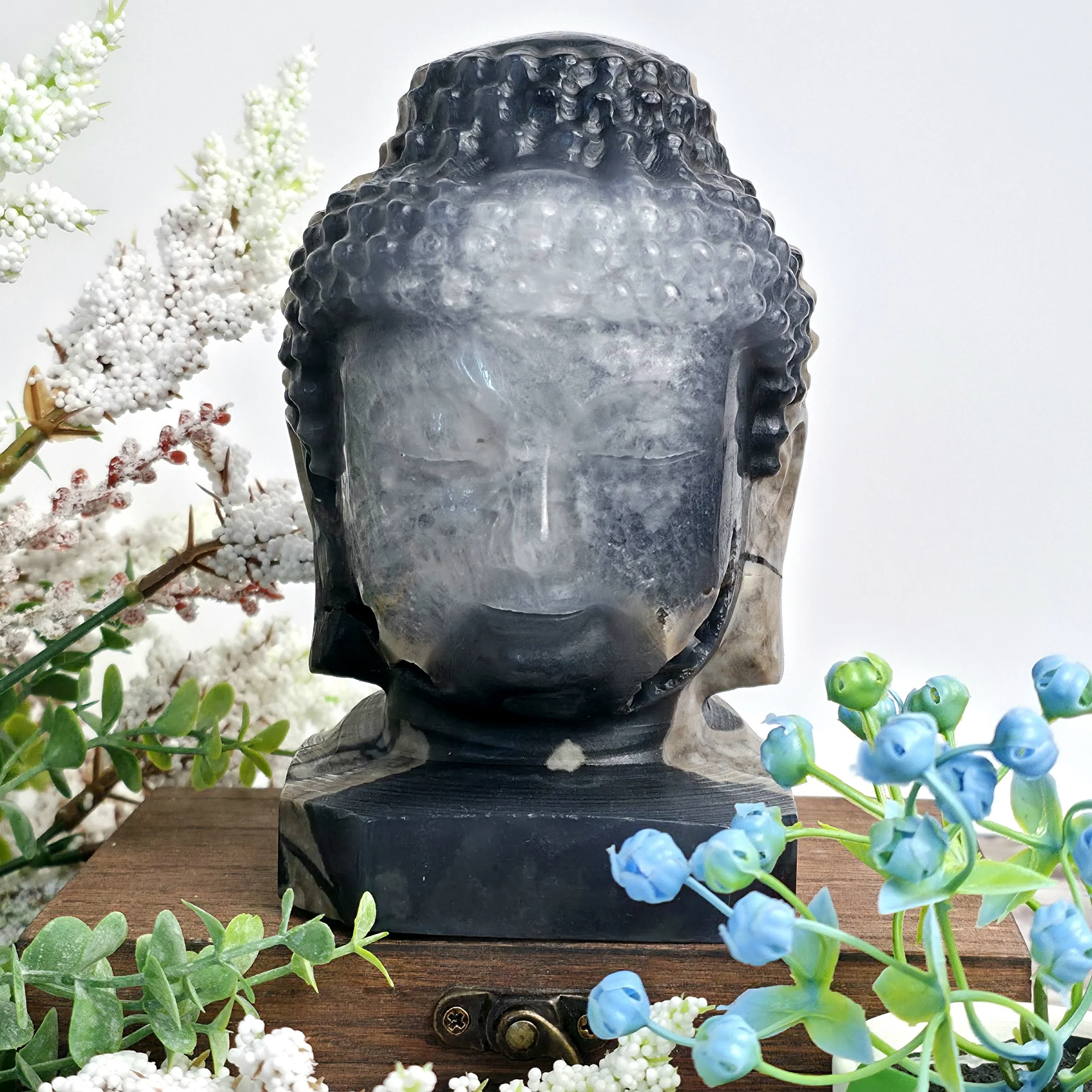 uv agate buddha 1.jpg