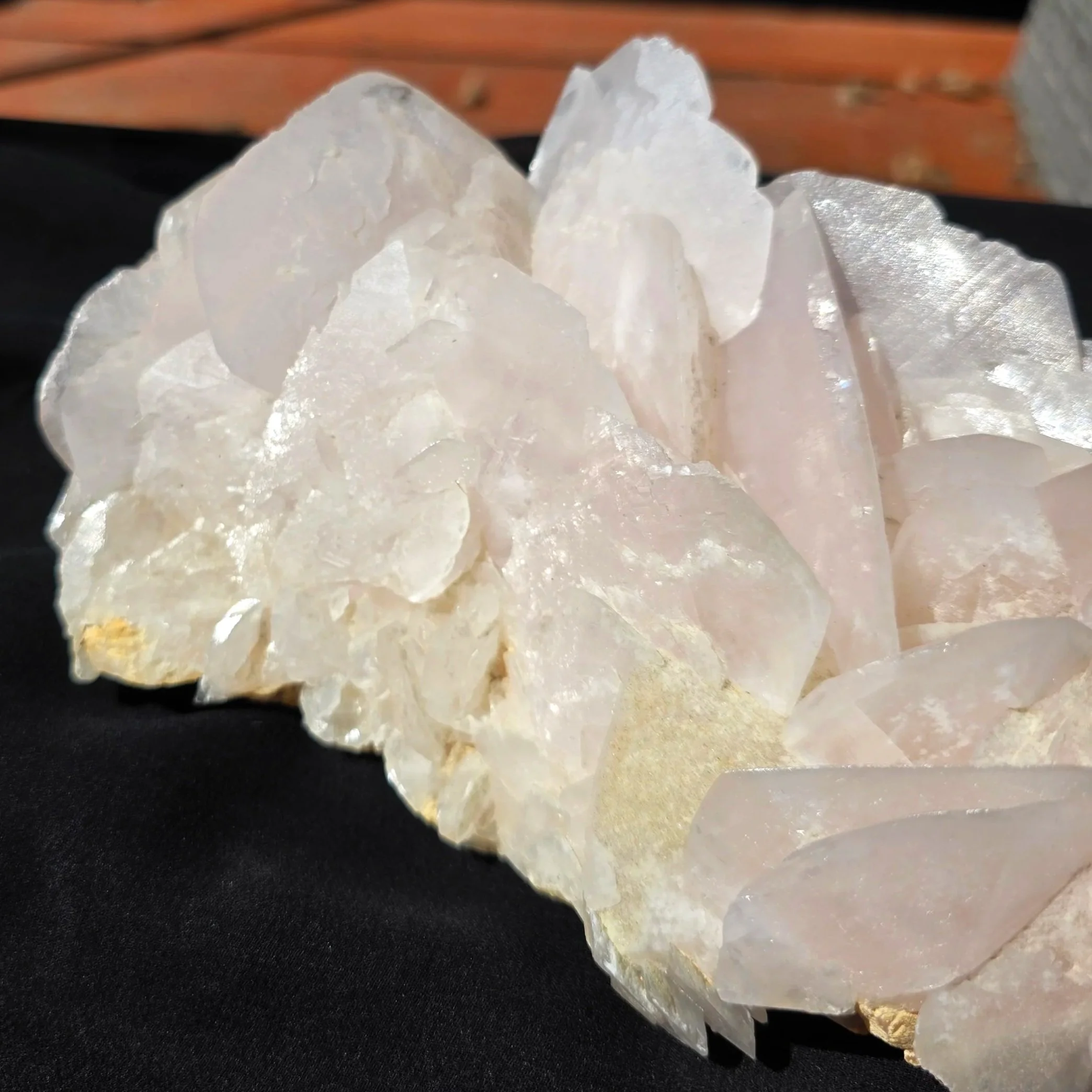 mangano petal calcite.jpg