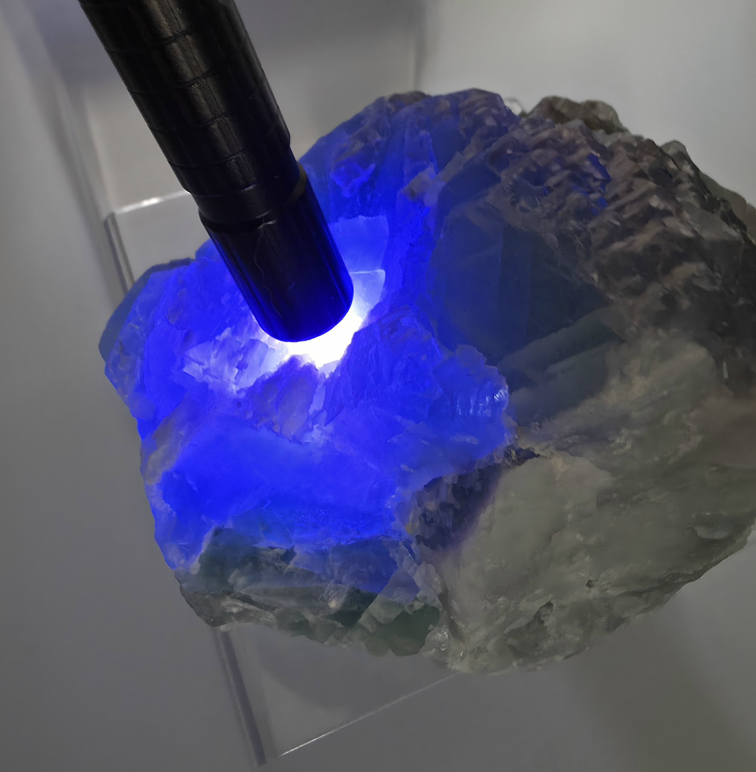 Madagascar UV fluorite.jpg
