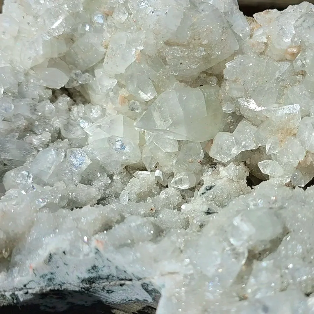 Apophyllite 14.jpg