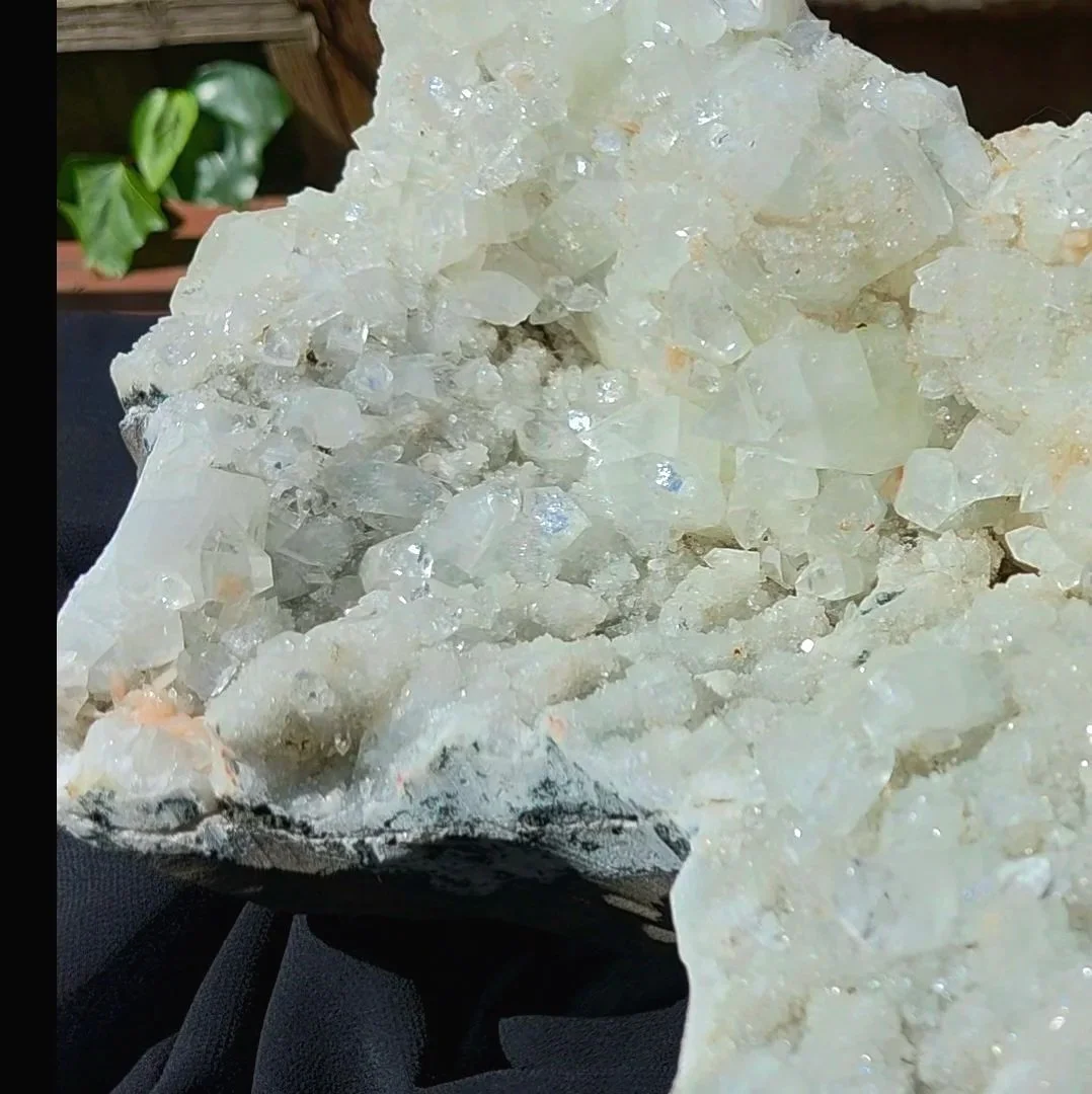 Apophyllite 15.jpg