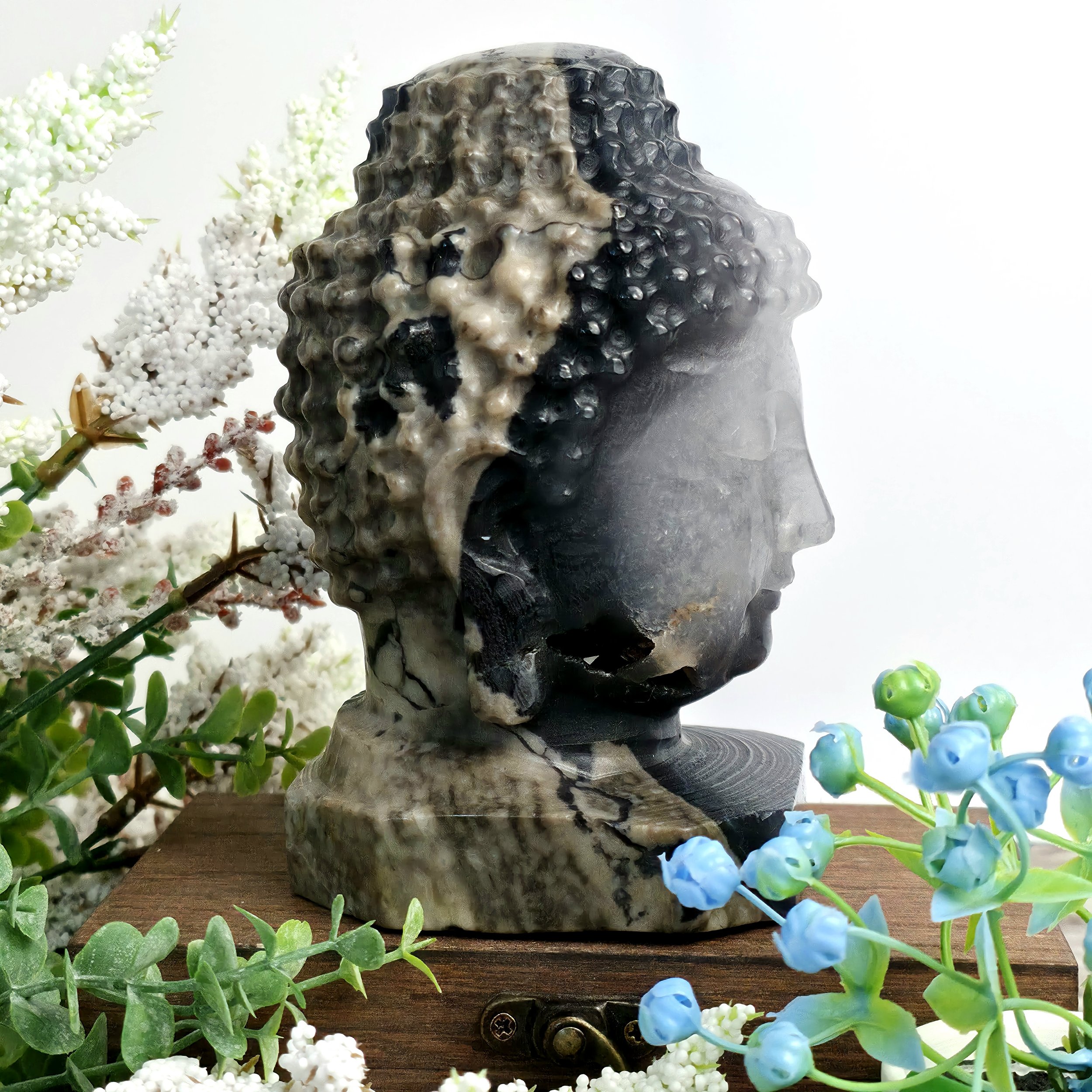 uv agate buddha 2.jpg