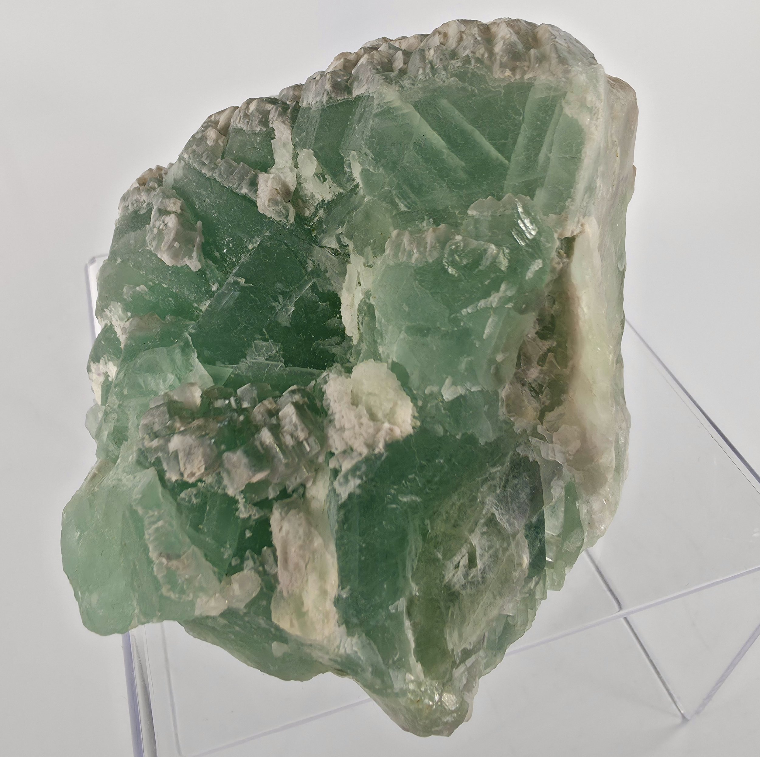 Madagascar UV fluorite.jpg