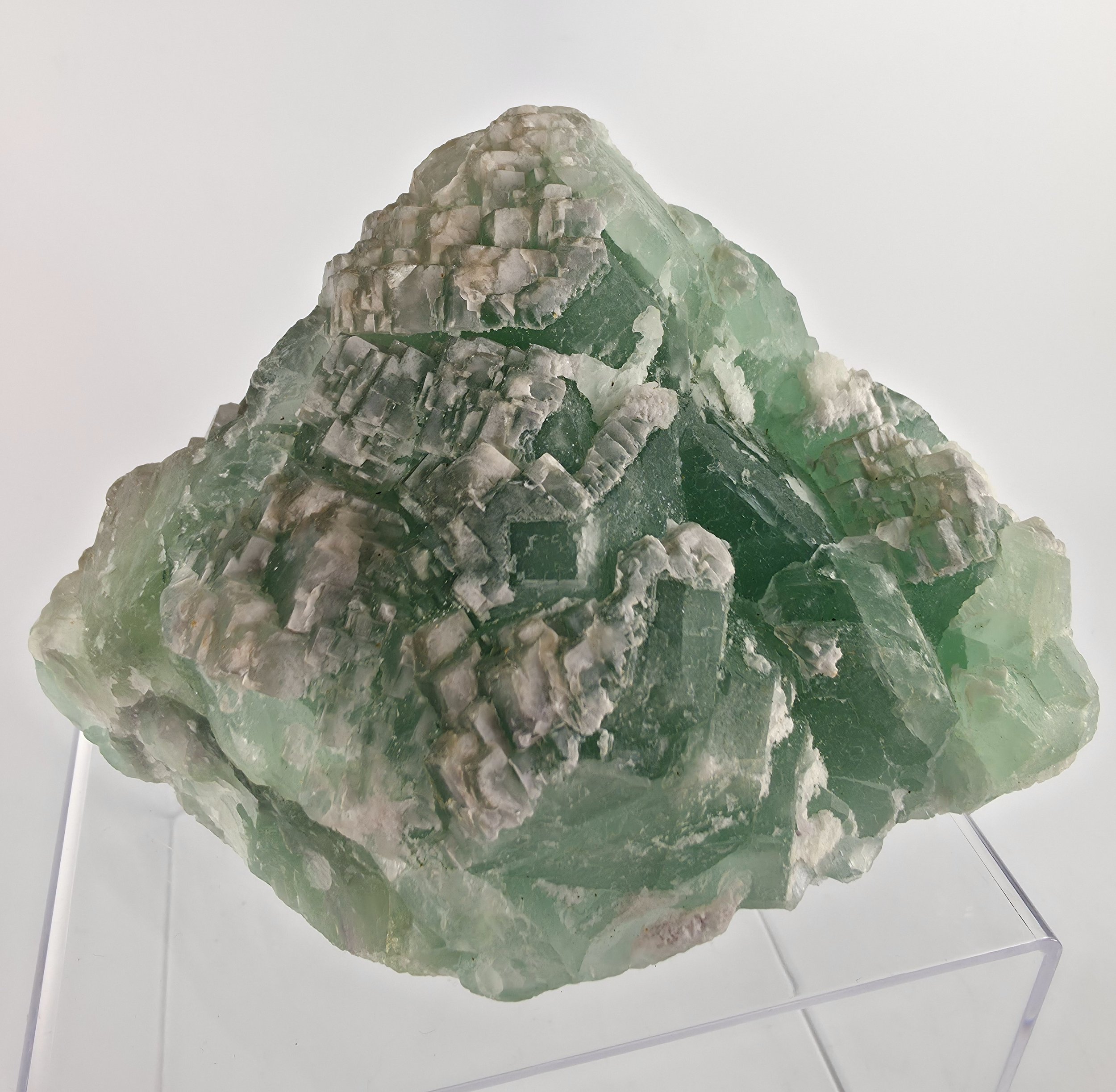 Madagascar UV fluorite.jpg