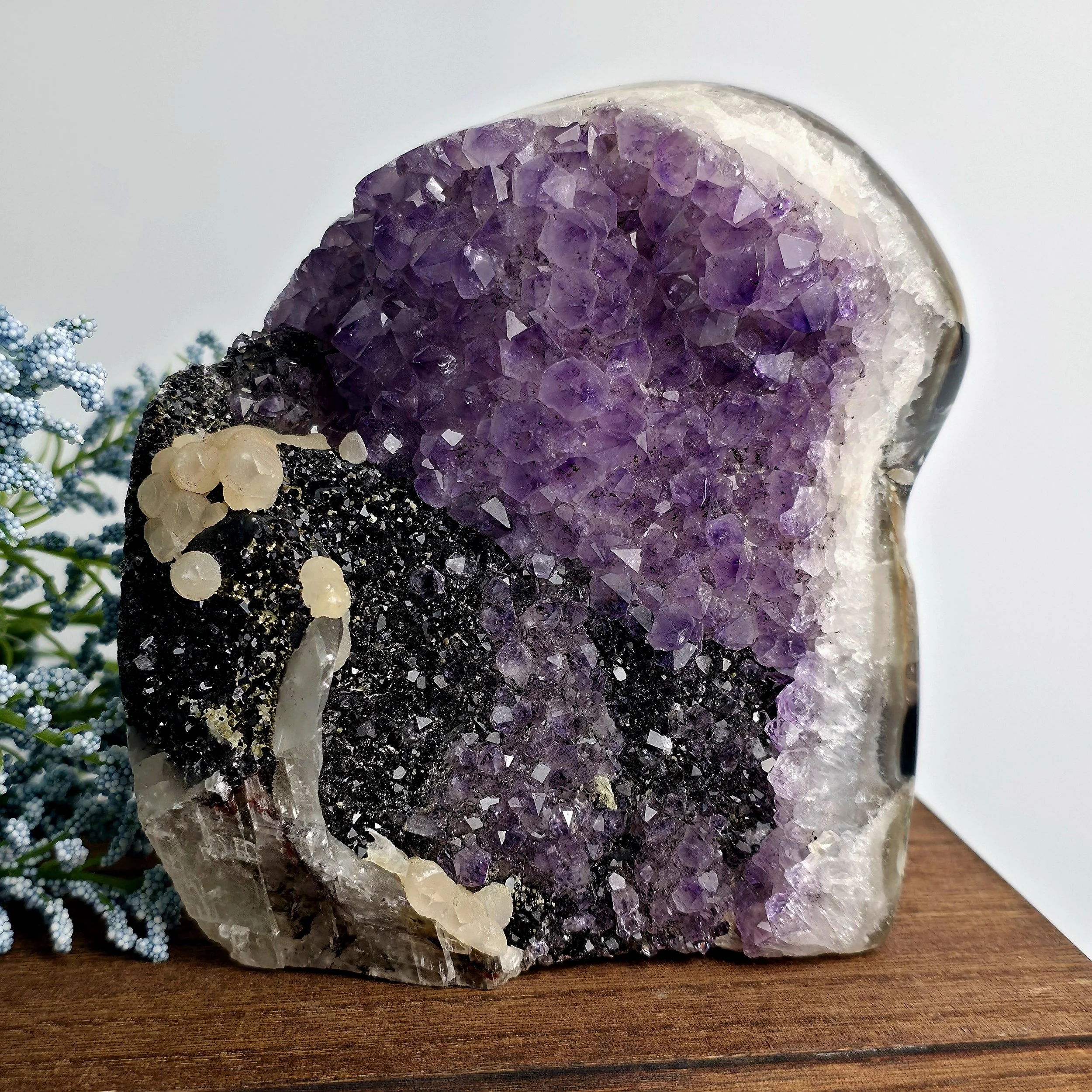 amethyst geode calcite 1.jpg
