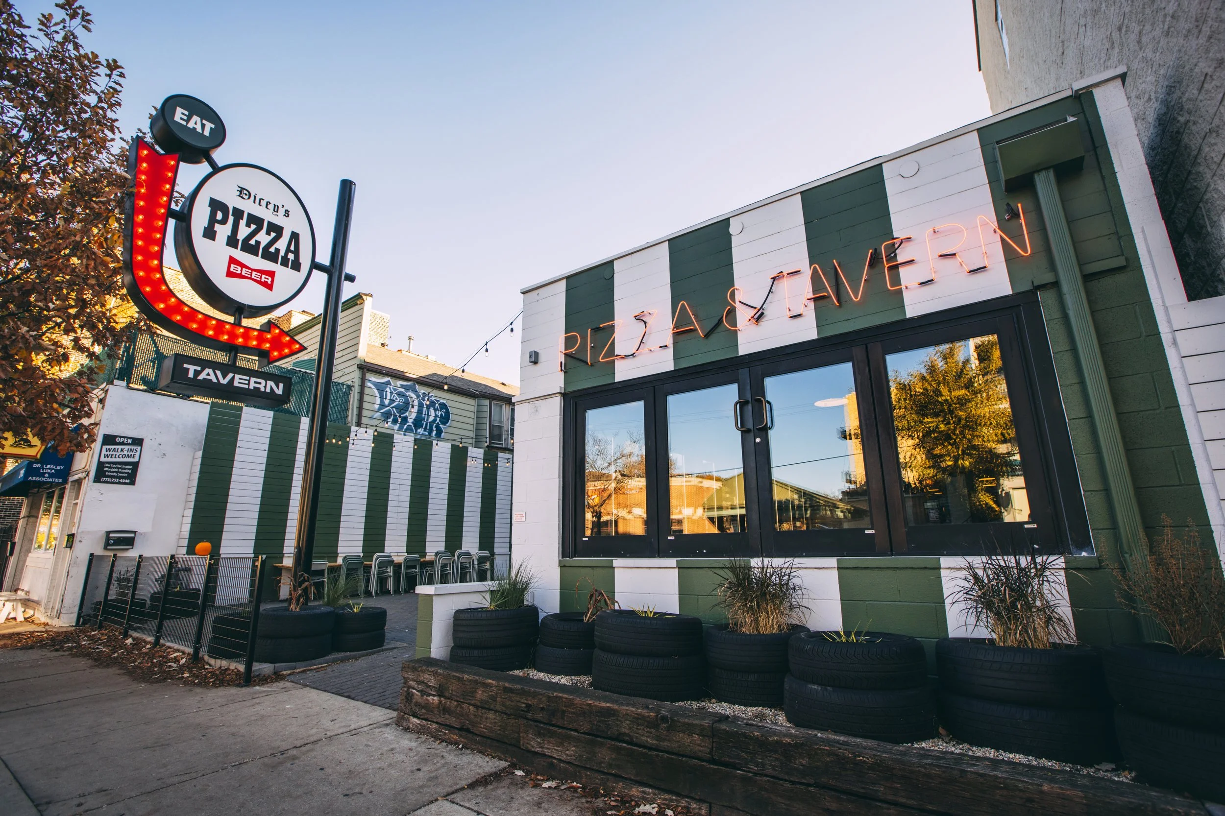 Dicey's Tavern 