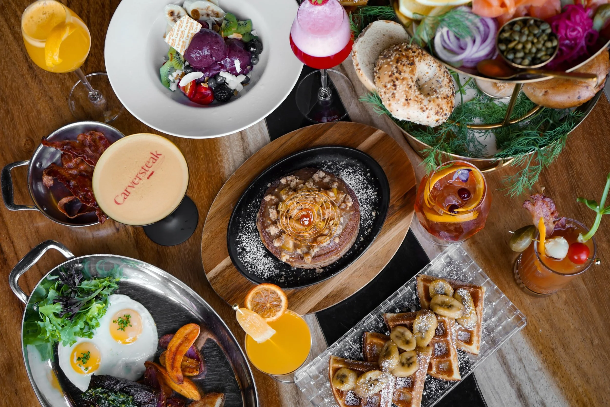 Brunch launched this weekend at @carversteaknyc! 🥞🍹

The menu from @chefdnlontiveros features steakhouse-inspired brunch items and playful takes on classic dishes, ranging from savory dishes like Steak &amp; Eggs and Cacio e Pepe Benedict to sweet 