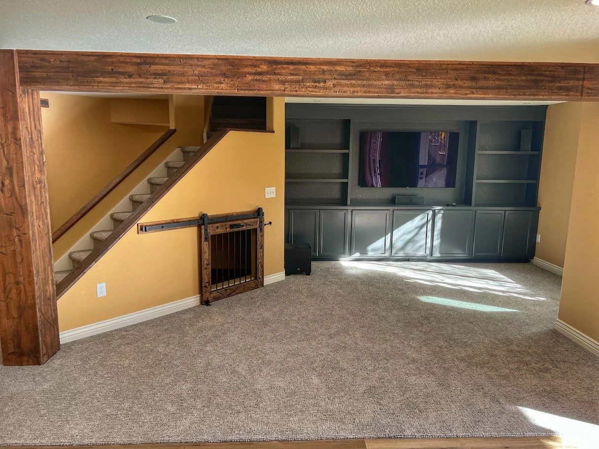 Basment beams & Built-in.jpg