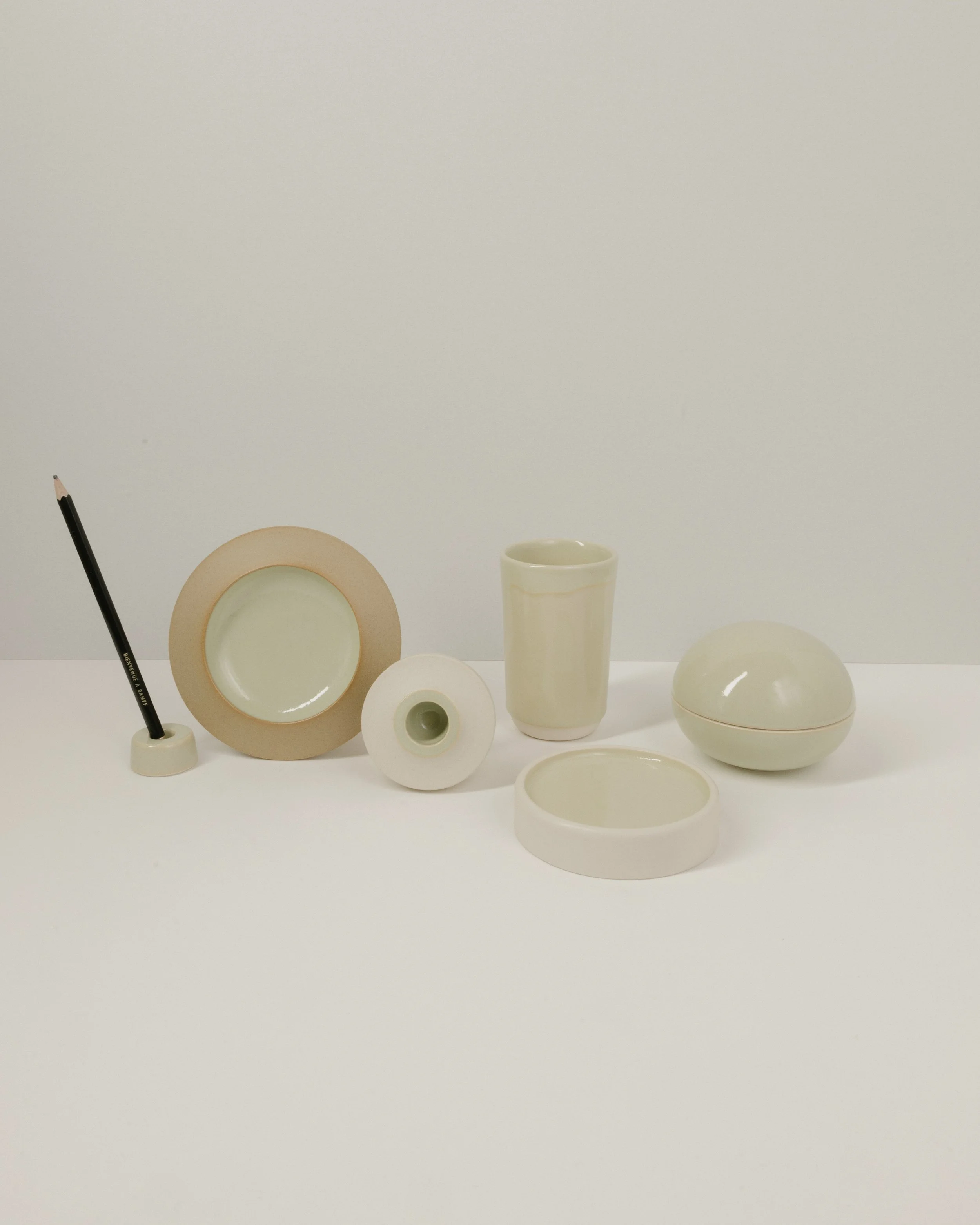 Things for your desk, in pale green - 2023