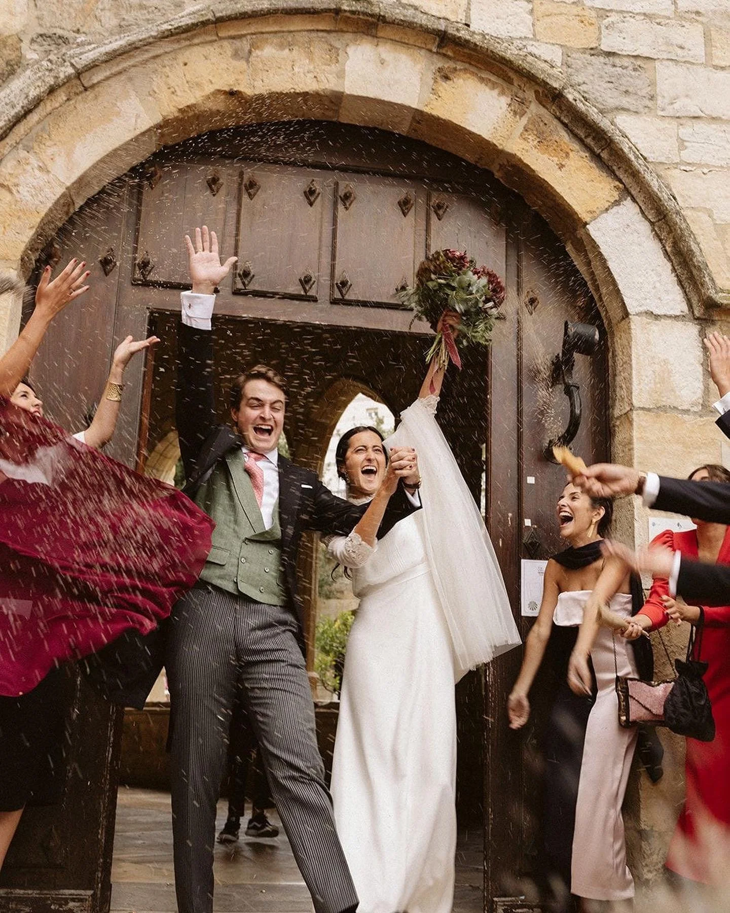 Kitty &amp; Mario 🤍 Que ilusi&oacute;n me hace formar parte de momentos tan bonitos como estos !! Ver casarse a las &iacute;ntimas amigas de mi hija mayor es un regalazo! Y aun m&aacute;s cuando cuentan con nosotras para un d&iacute;a tan especial ✨