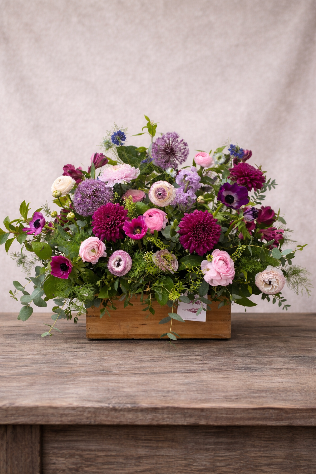 Caja de Madera con Flores