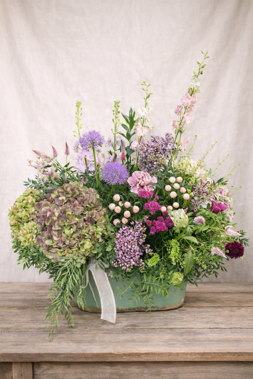 Recipiente de Zinc con flores