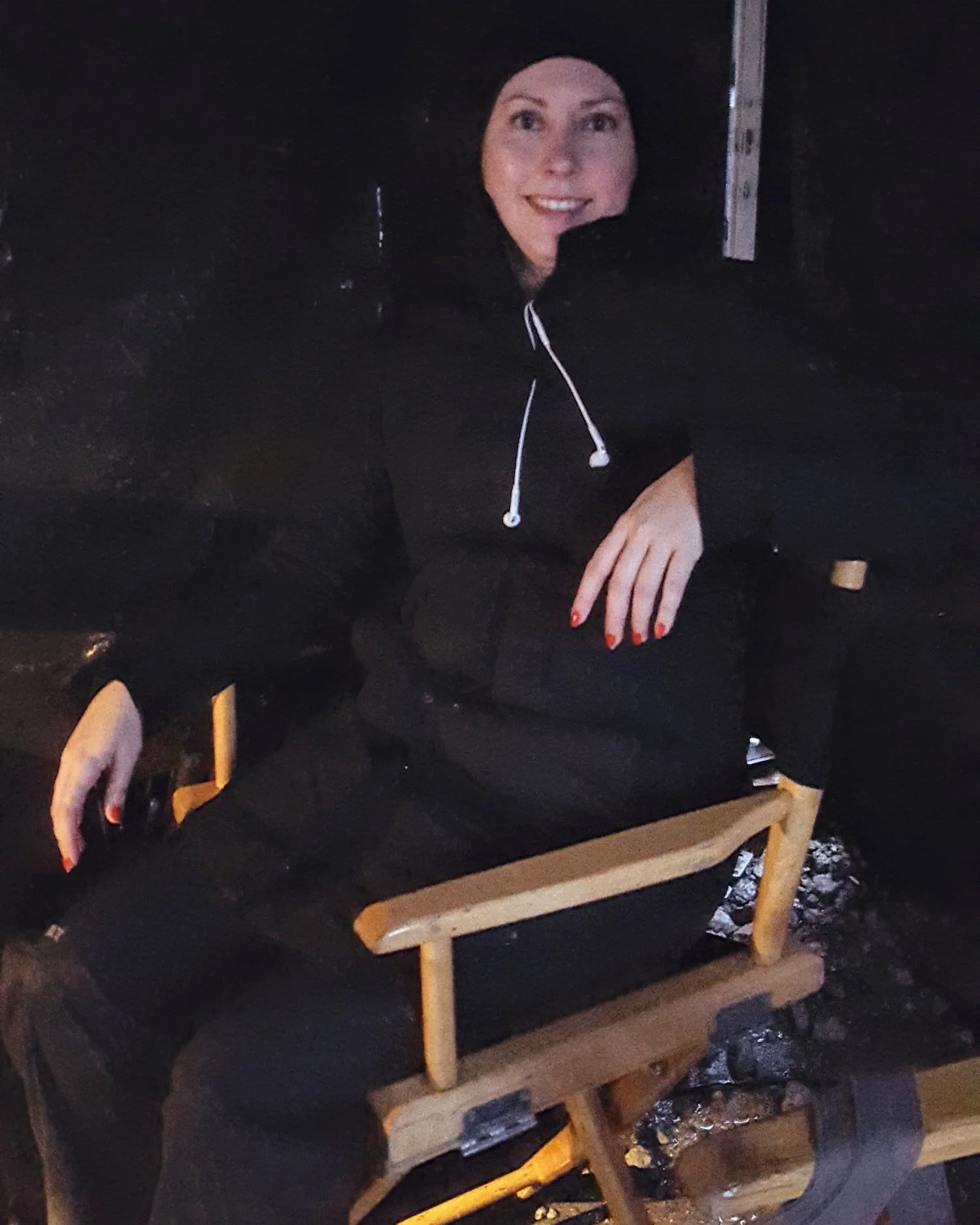Julie Benson on The 100 set