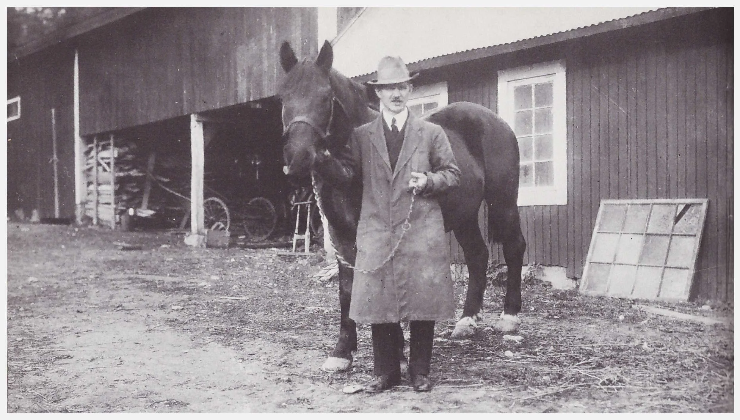 Lewi Pethrus som jordbrukare på Bredden 1938.