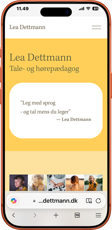 En mobiltelefon, der viser en hjemmeside med navnet 'Lea Dettmenn', samt titlen 'Tale- og høre pædagog'. Der er et citat: 'Leg med sprog - og tal mens du leger'.