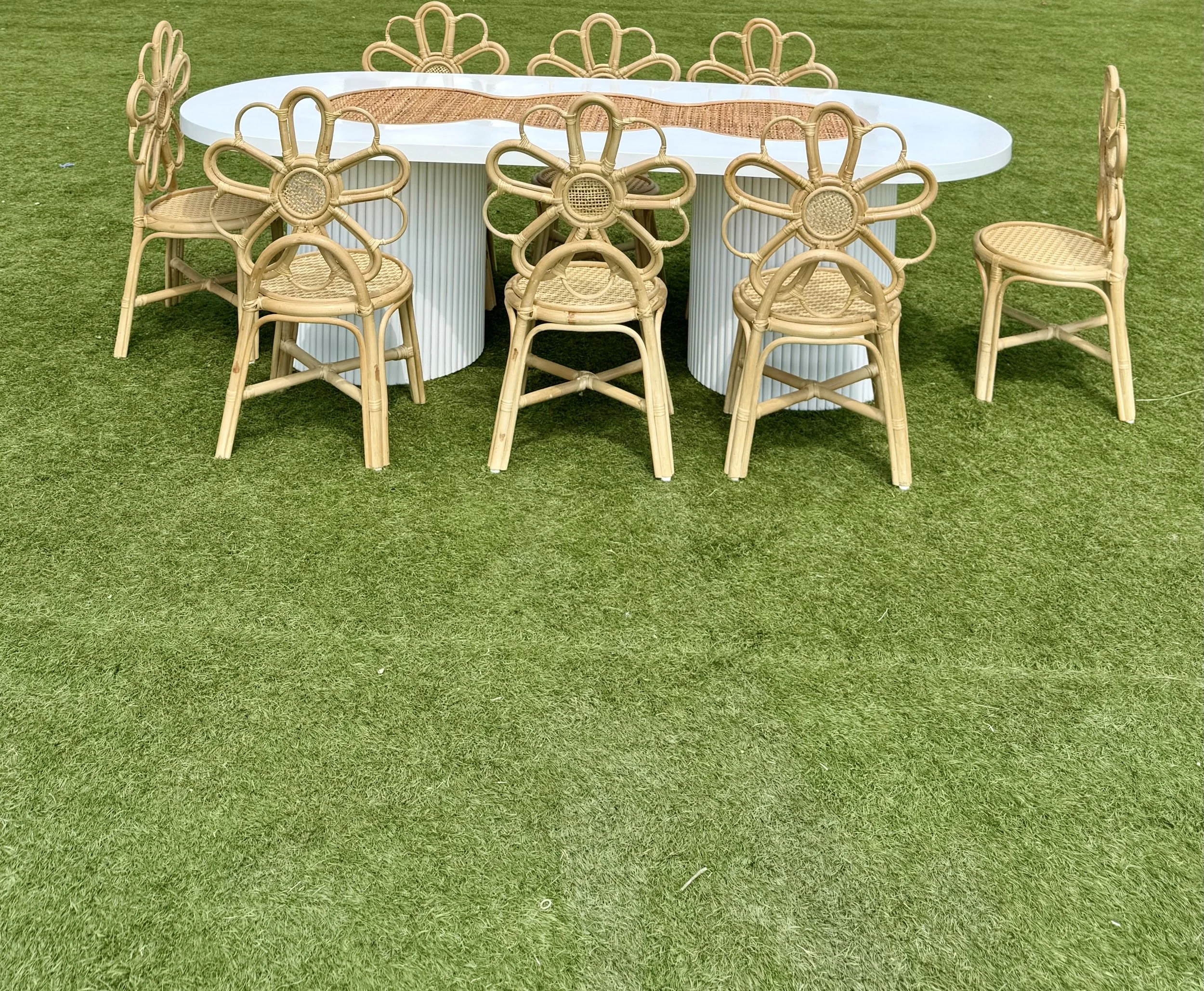 Kids daisy chair  and oval table for rent