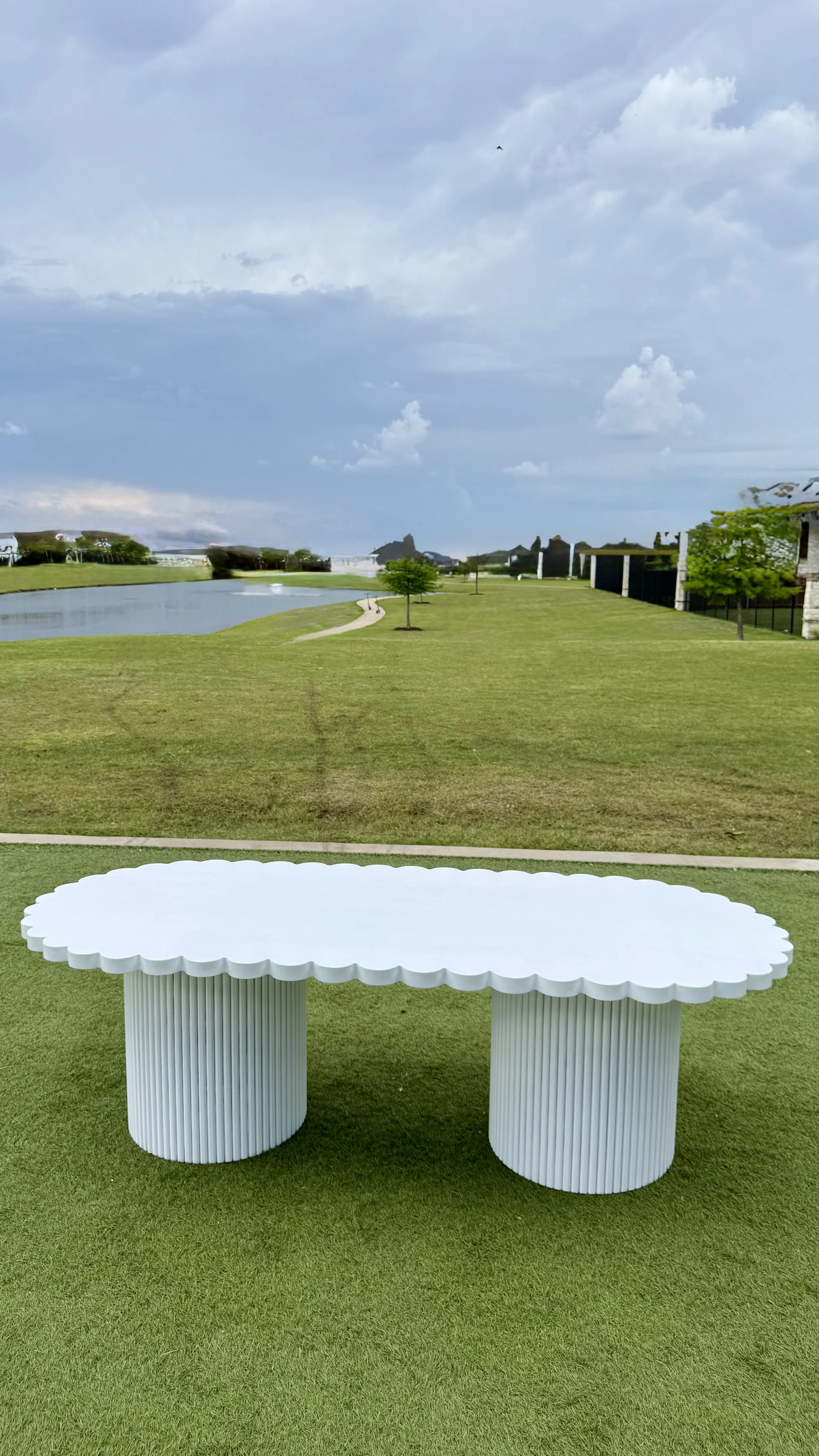 Kids white scallop table