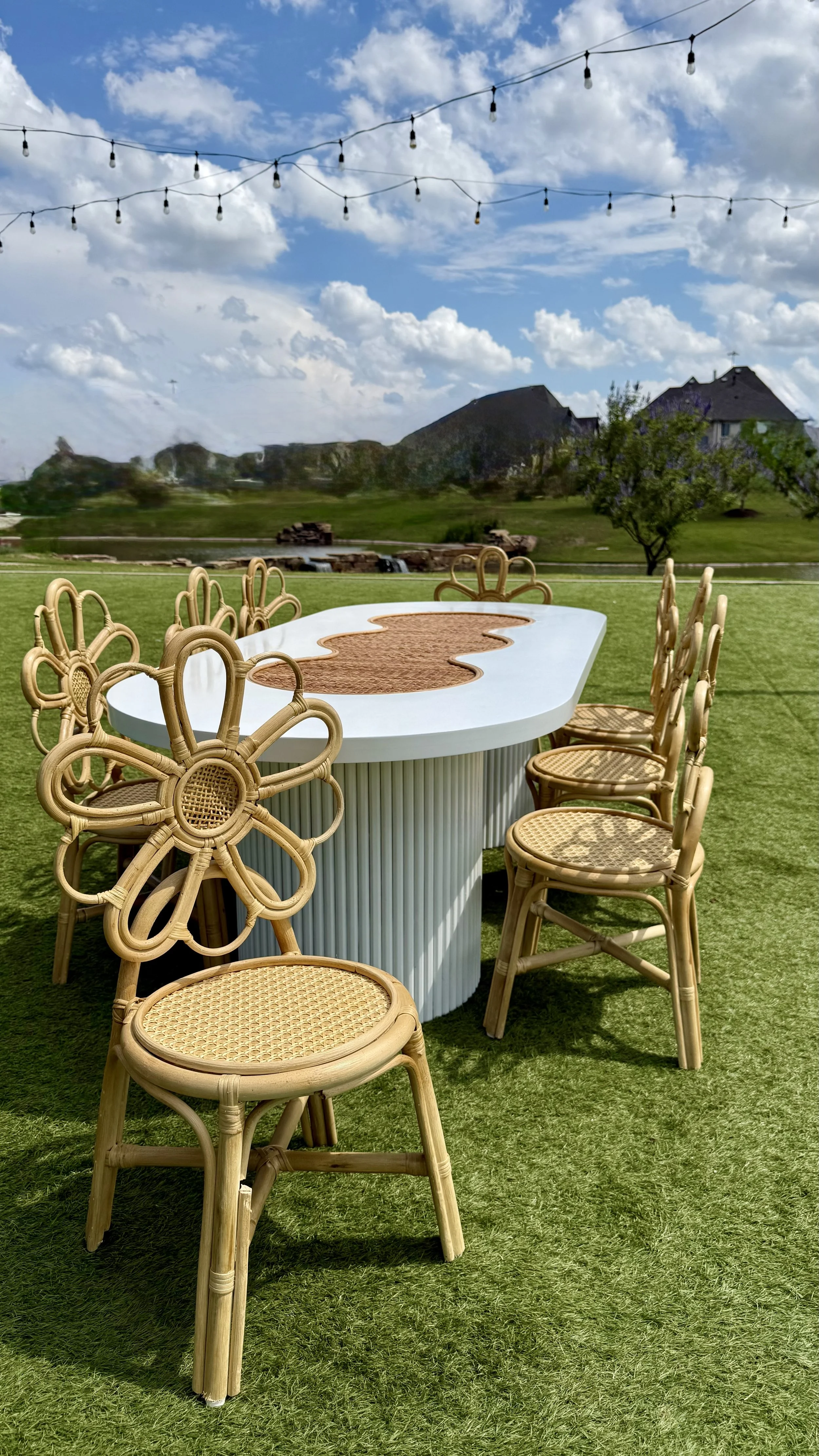 Kids daisy chair for rent