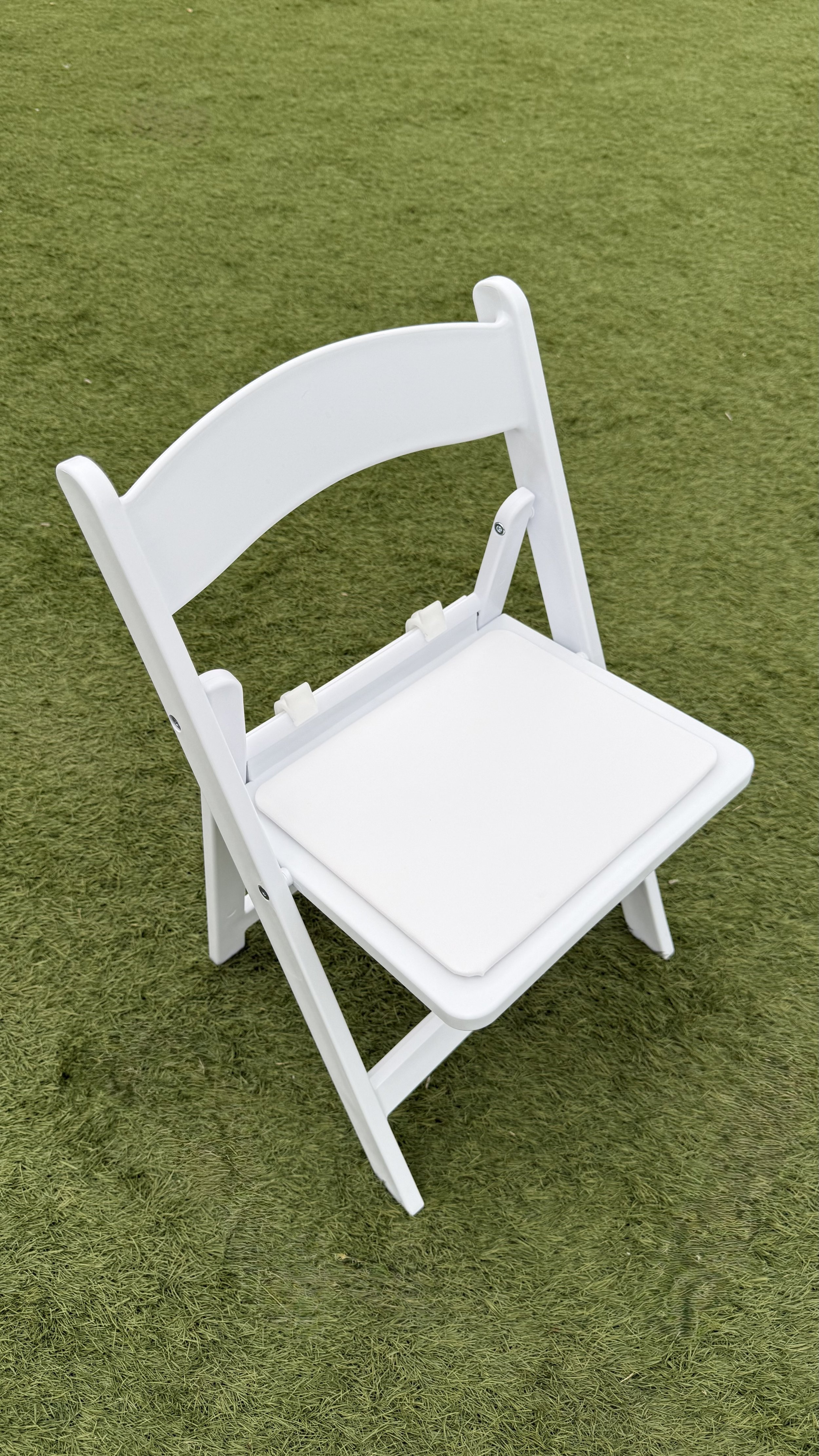 White kids garden chair