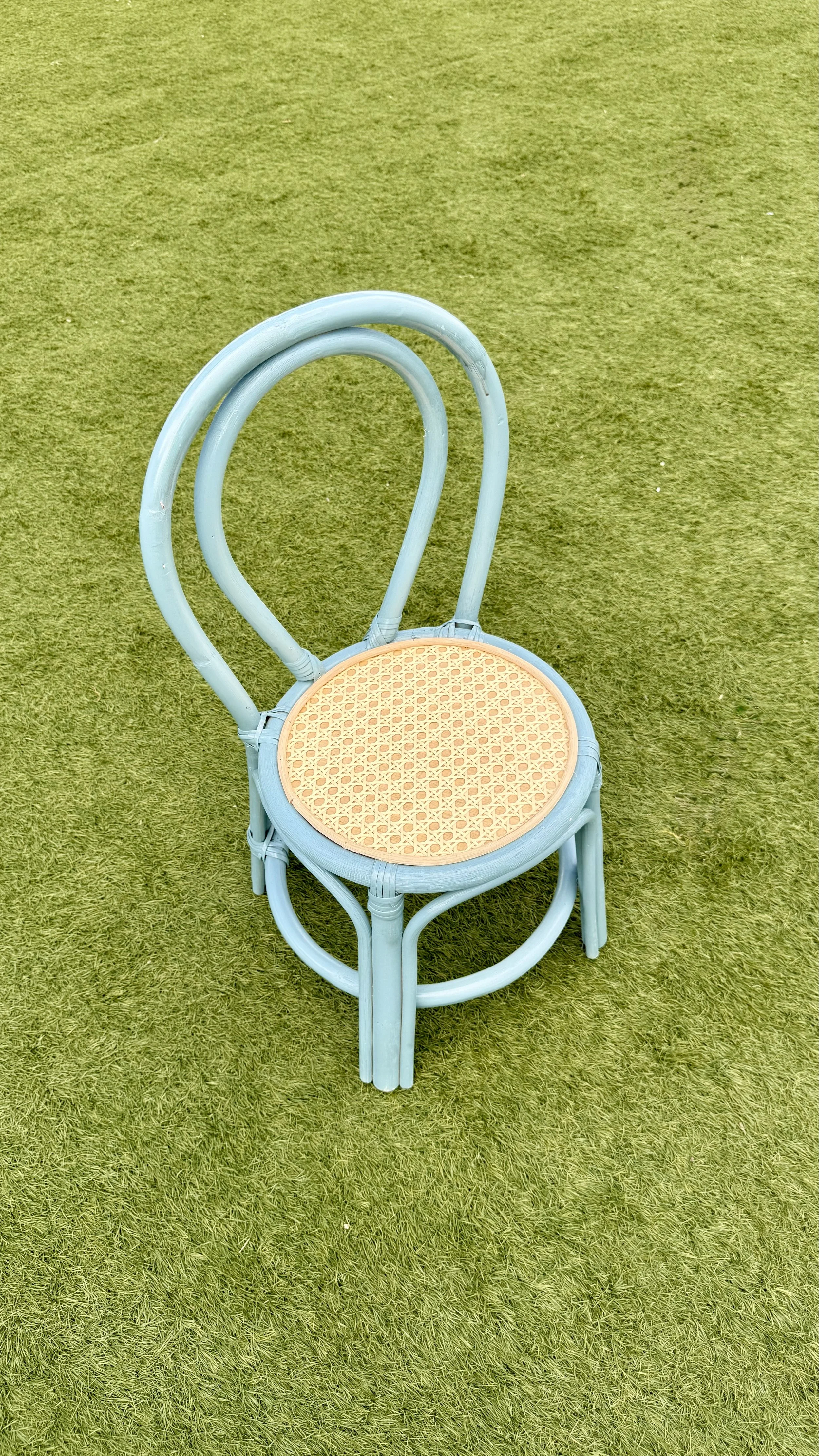 Kids blue chair for rent