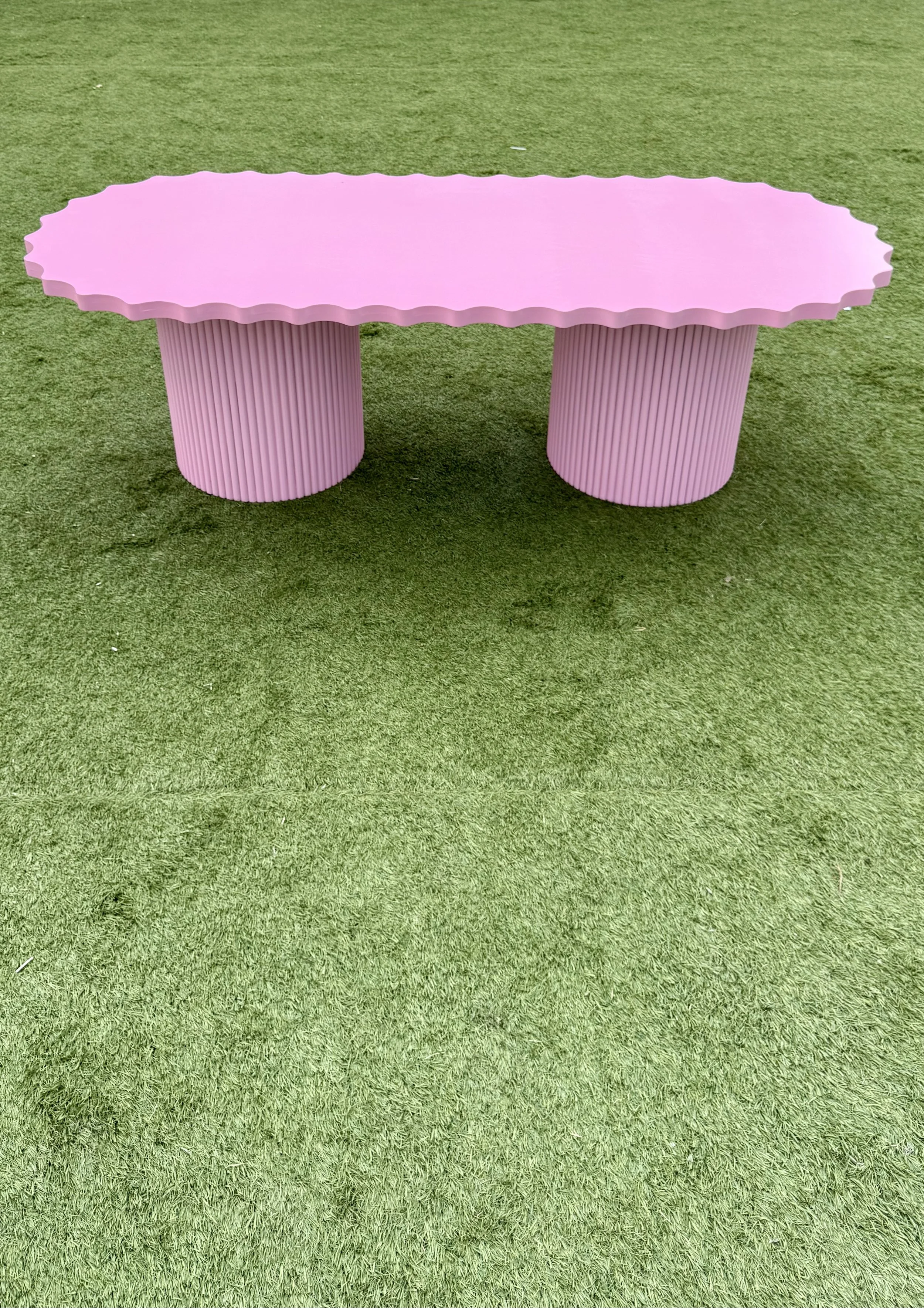 Kids pink scallop table