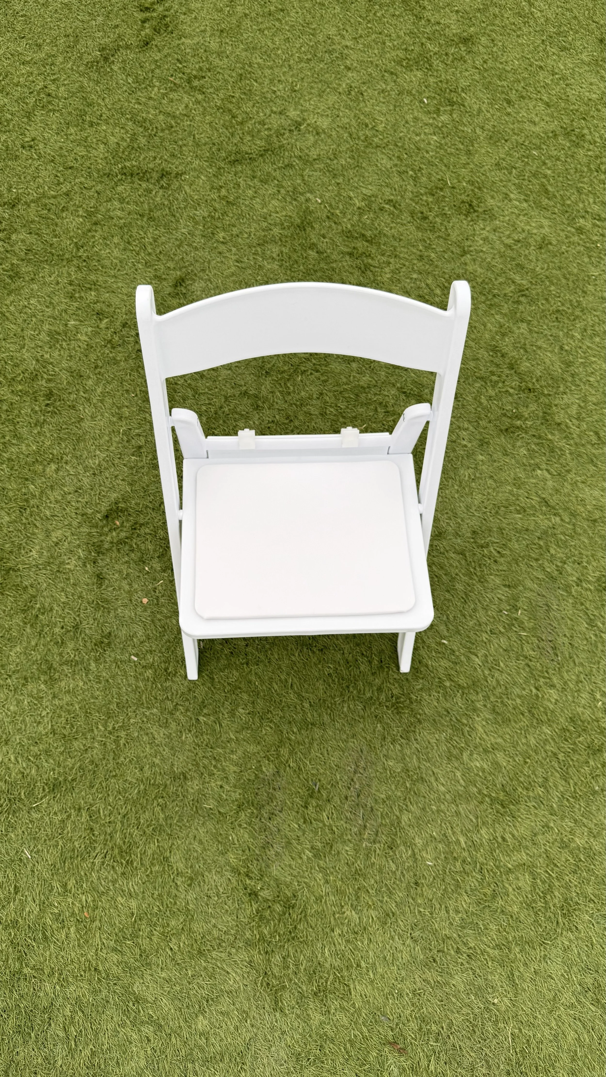 White kids garden chair