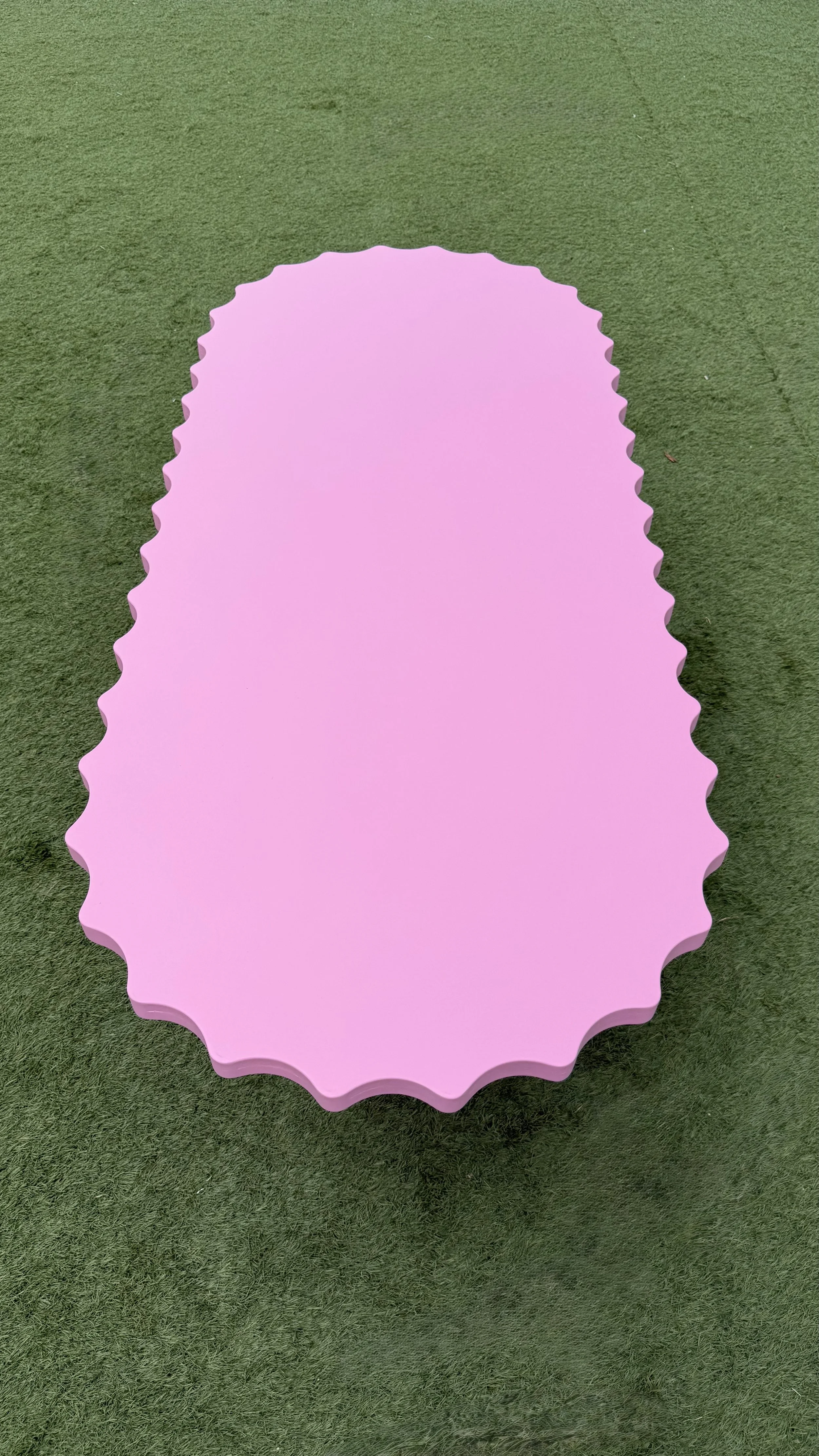 Kids pink scallop table