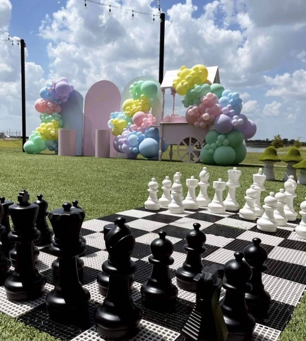 The Checkmate — Giant Chess Set