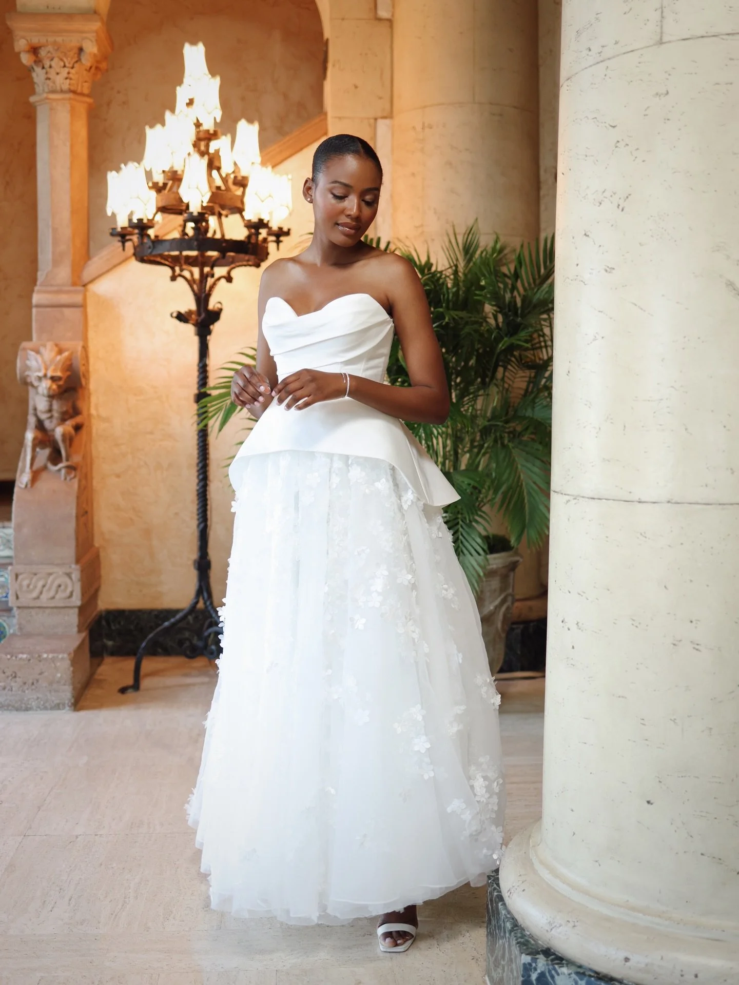 Solene.
Sculpted satin, a soft peplum, and airy floral tulle for the bride who loves timeless elegance.

#bridalgown #luxurybridal #weddingdresses #bridalstyle #couturebride