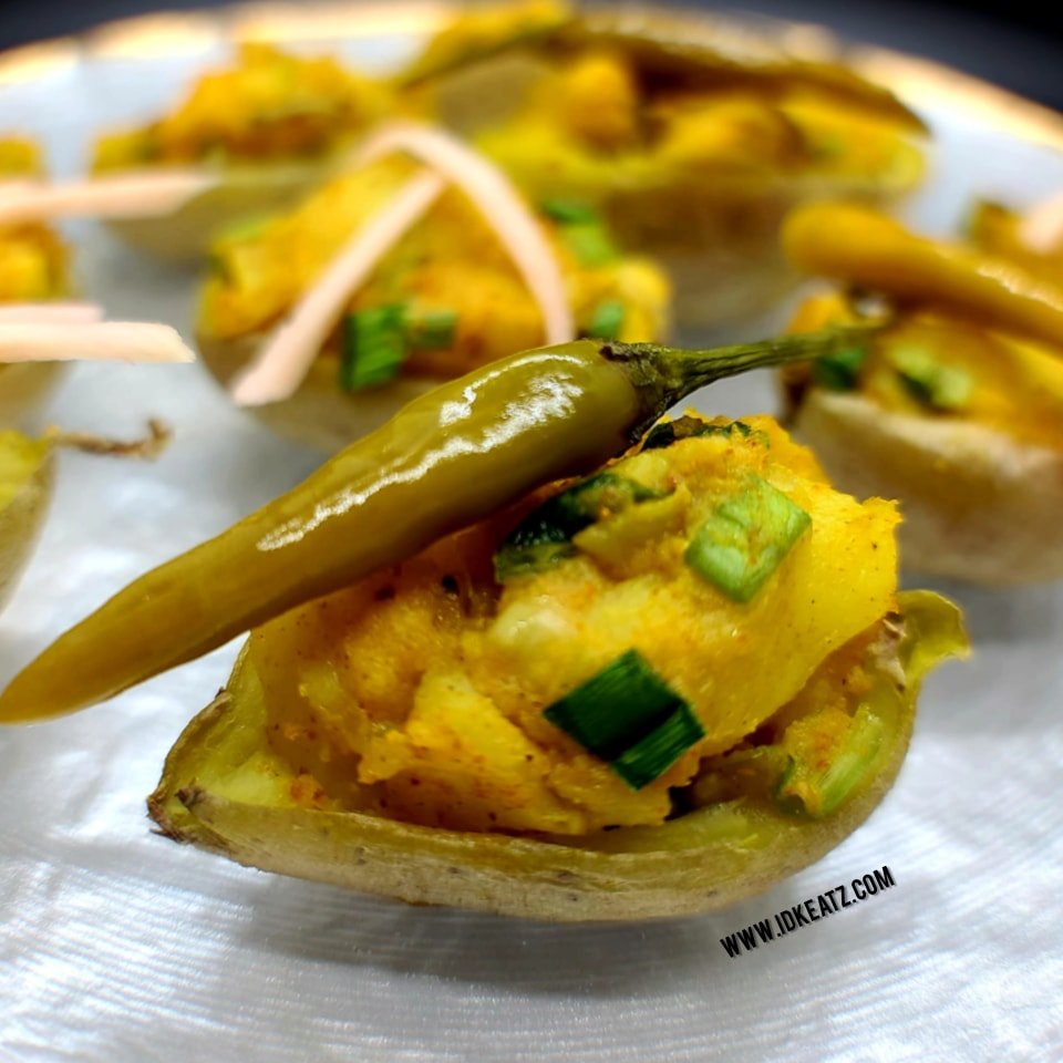 Elevated handheld hors d’oeuvre served at a chef-led catered event