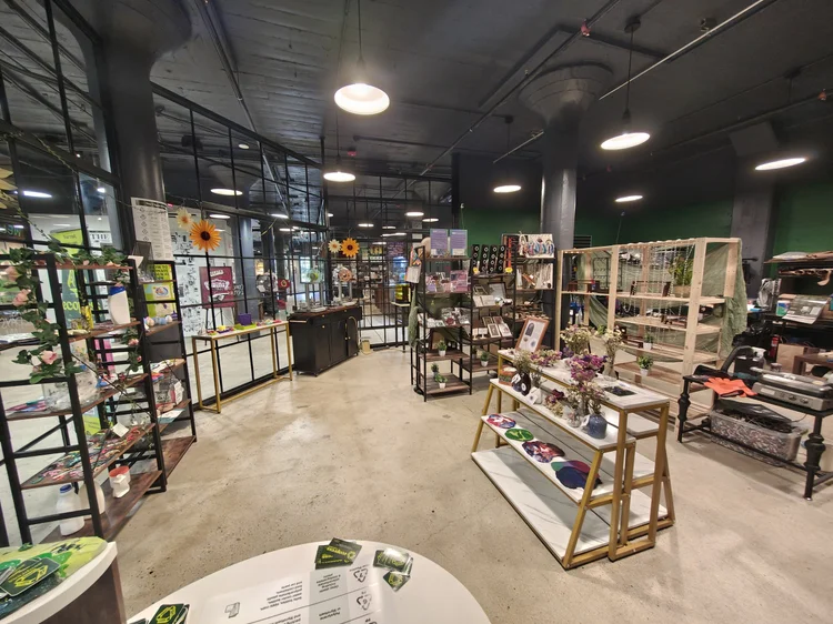 The Paperworks | Exhibits & Shops