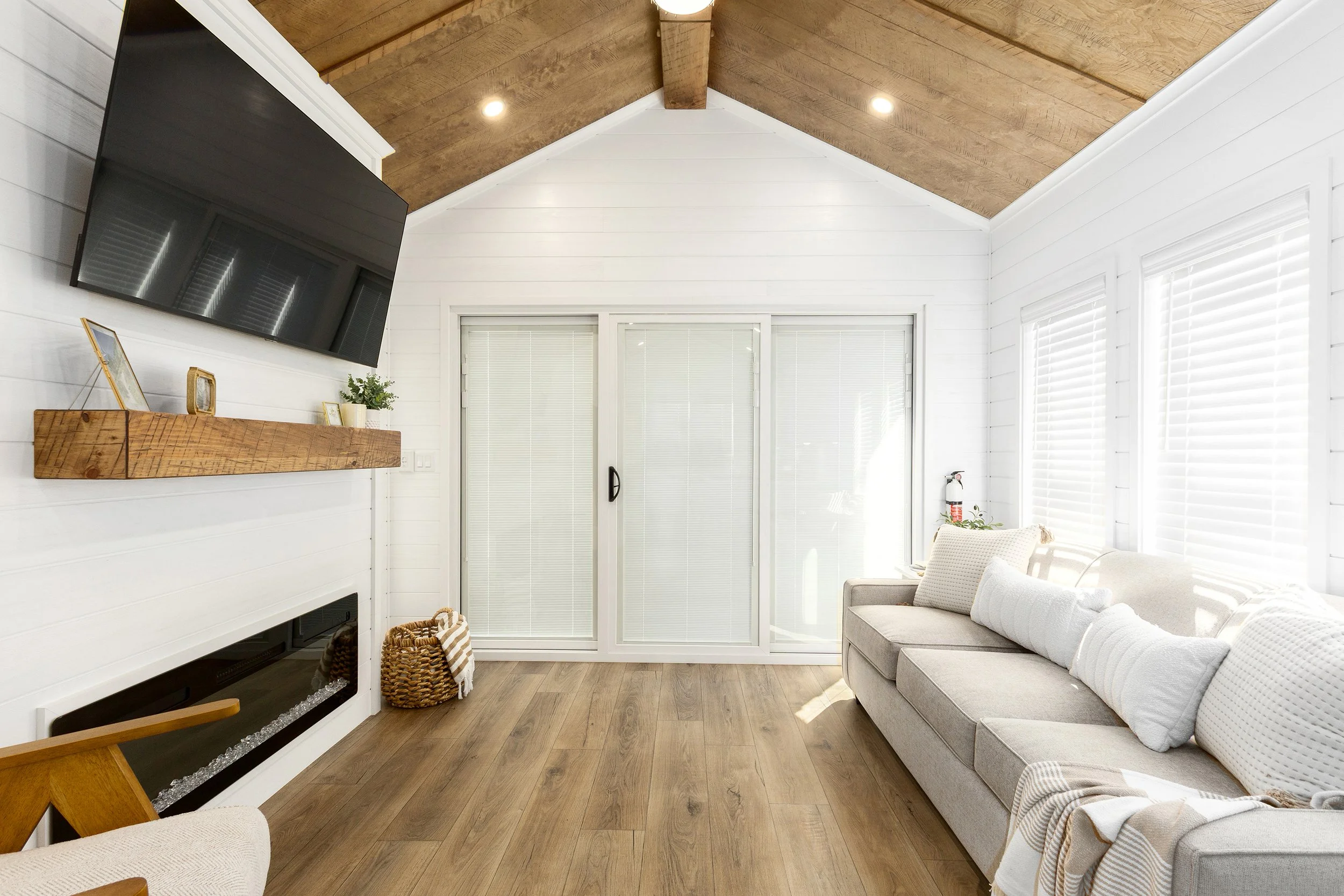 Kropf - 2025 Show - Unit 9 - Interior - 20.jpg