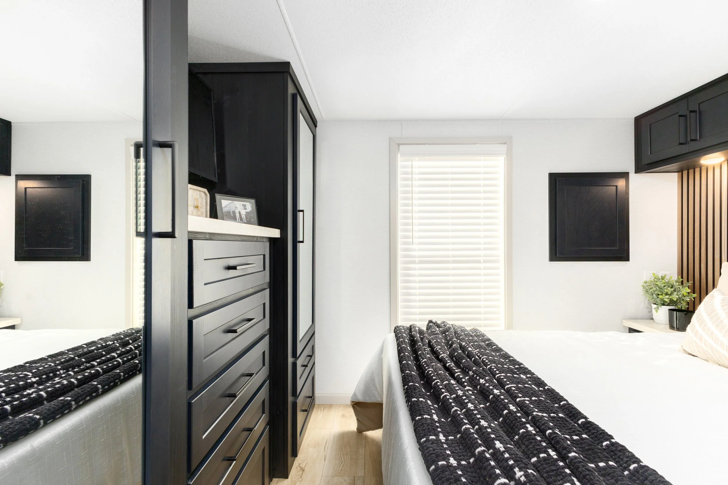 Kropf - 2025 Show - Unit 6 - Interior - 17.jpg