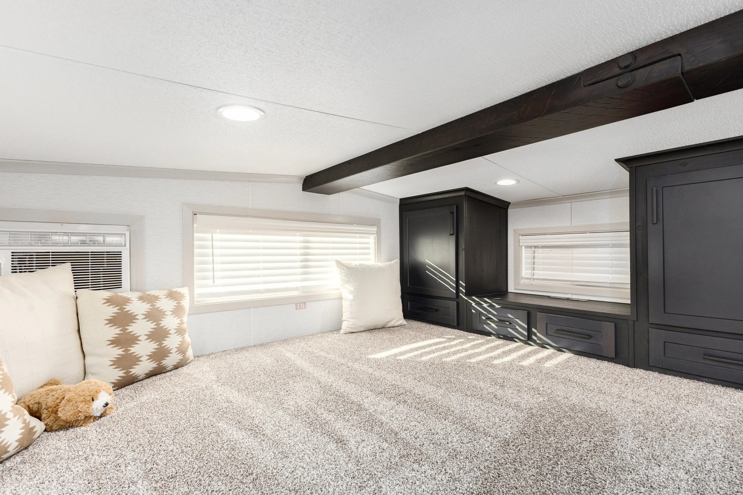 Kropf - 2025 Show - Unit 6 - Interior - 19.jpg