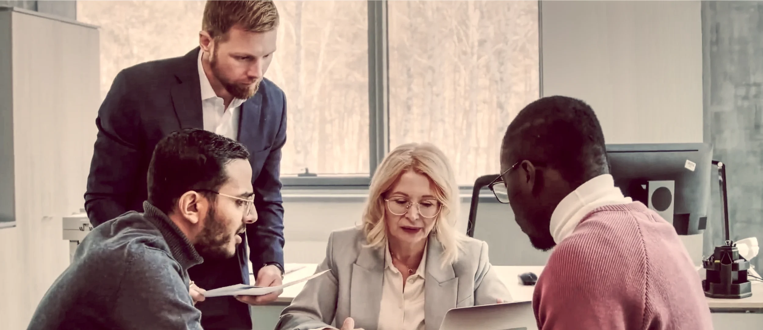 business_people_3.webp