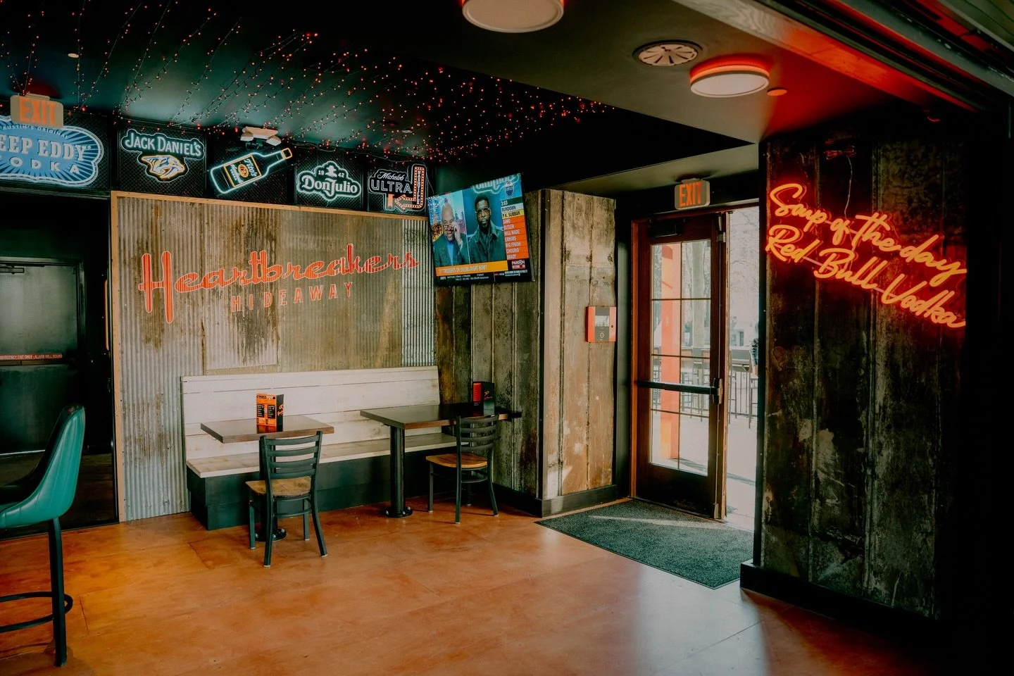 Your new daily spot. Open 7 days a week starting tomorrow. See you soon! 💔🍸