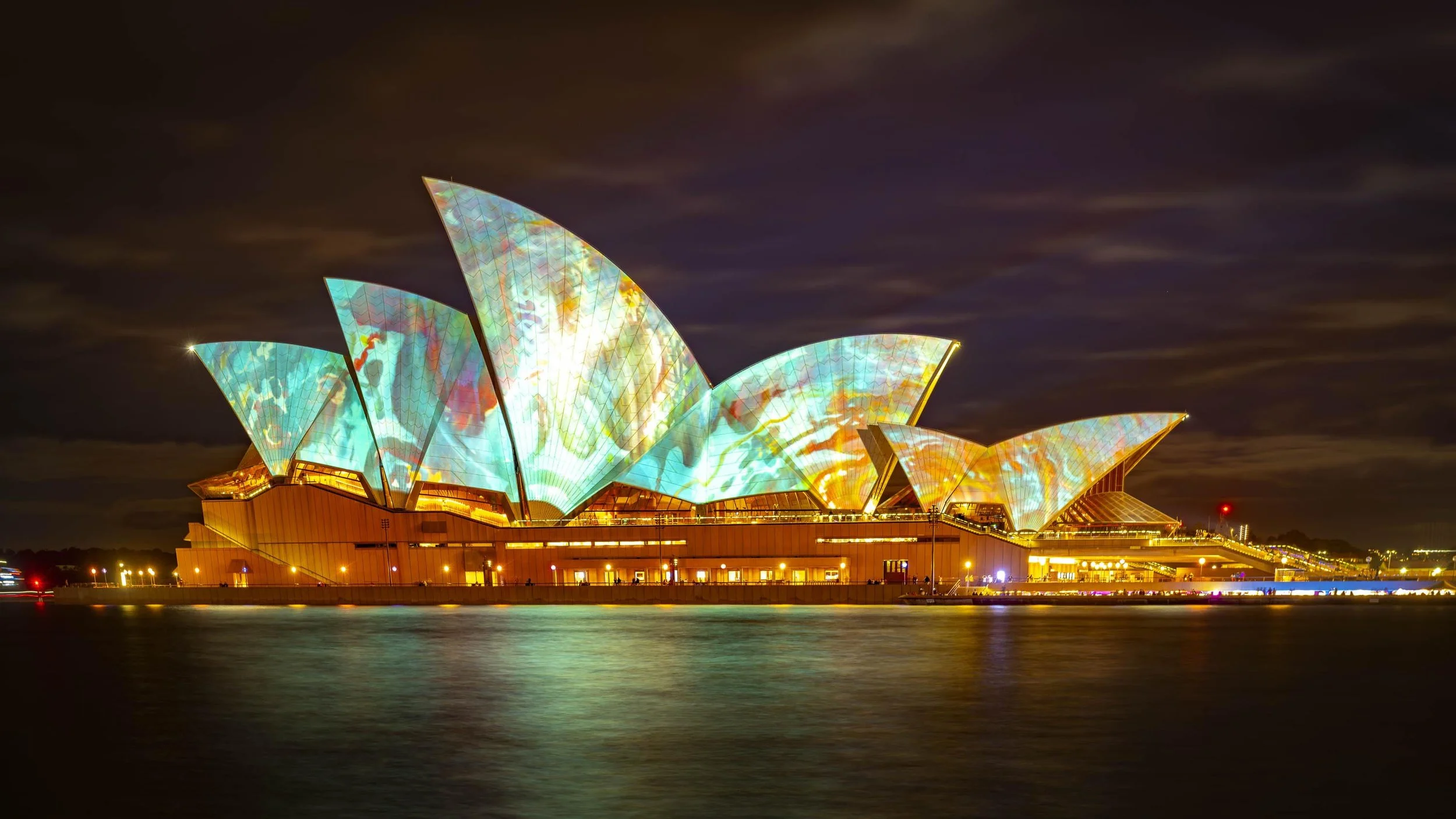 10 Tips to Shoot Vivid Sydney
