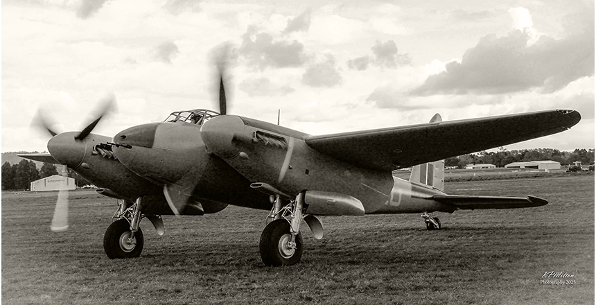 Warbirds Over Wānaka – De Havilland Mosquito, Wānaka, Otago