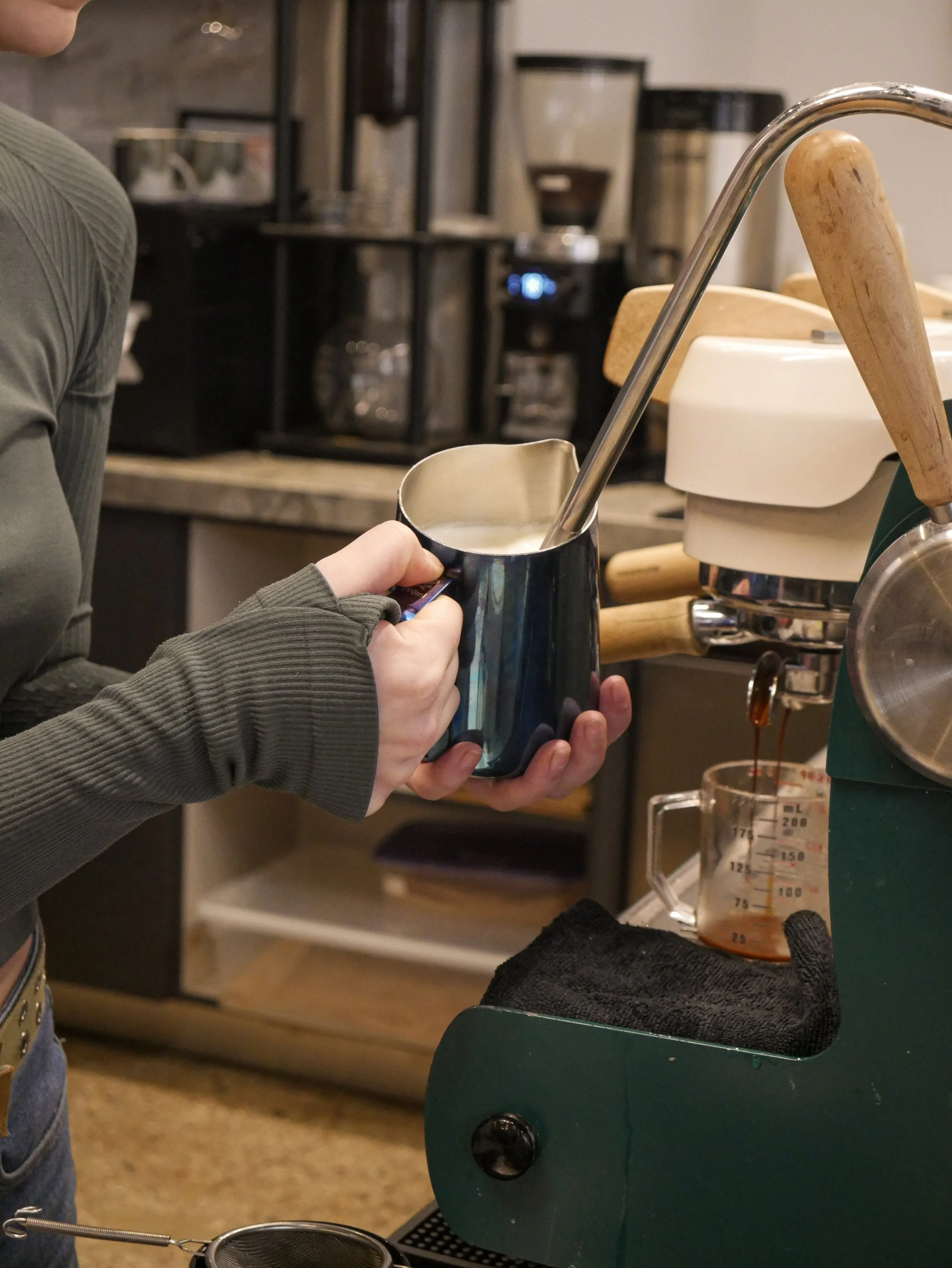 Barista at the synesso