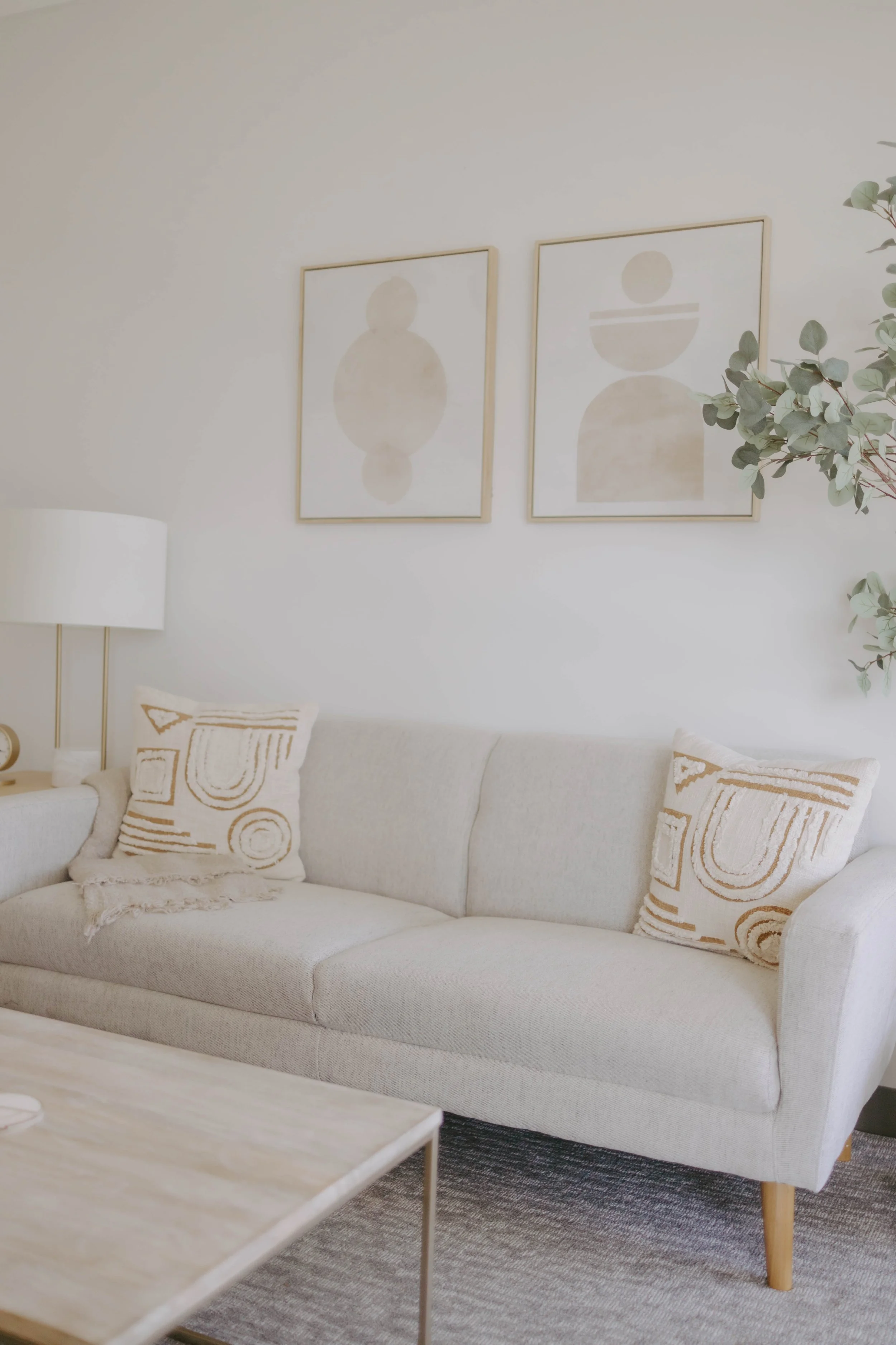 couples therapist office