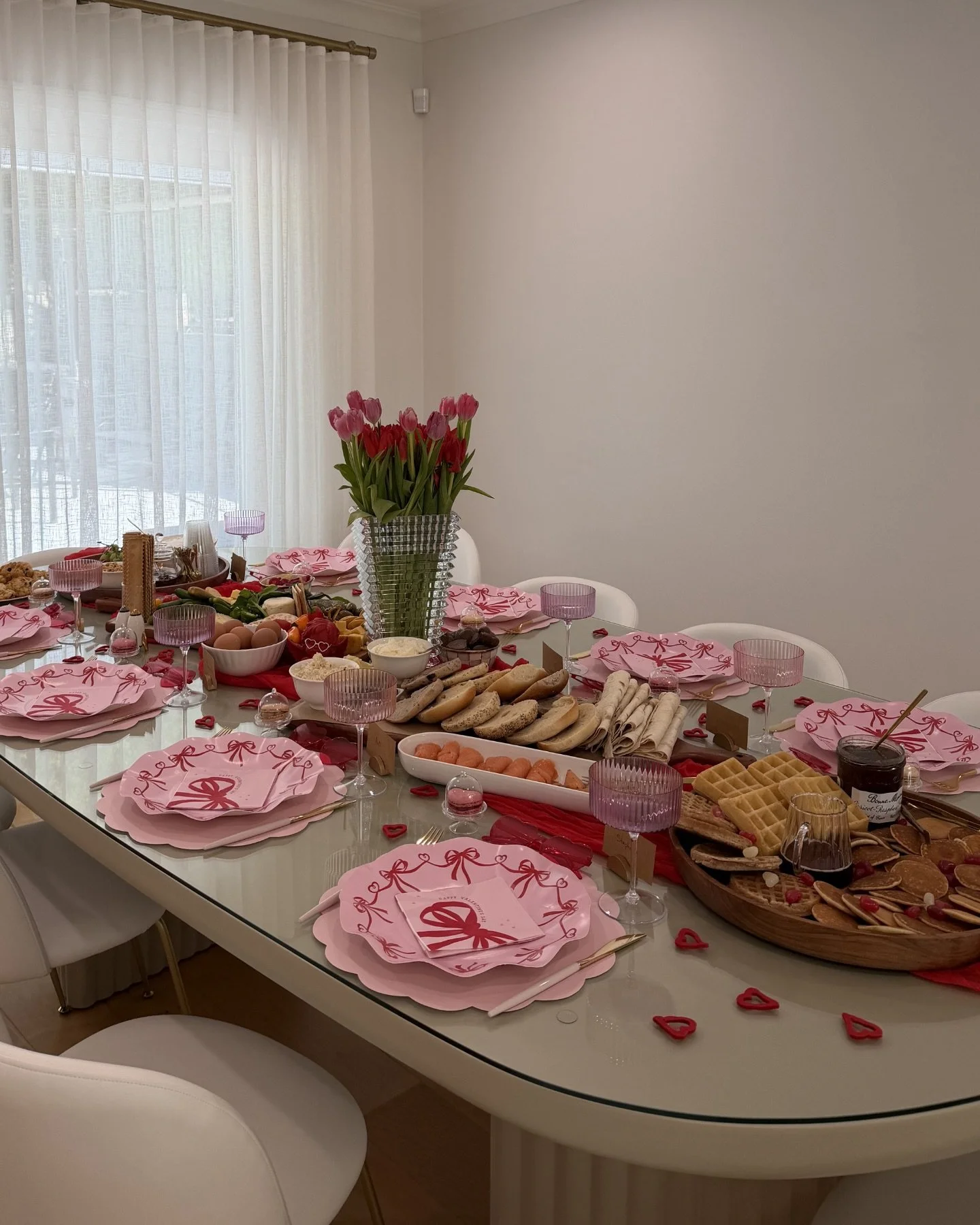 A weekend filled with all the things that fill my cup. 🤍✨

#parenthood #relationshipsafterkids #valentinesday #couplesconnection #mentalhealthmatters