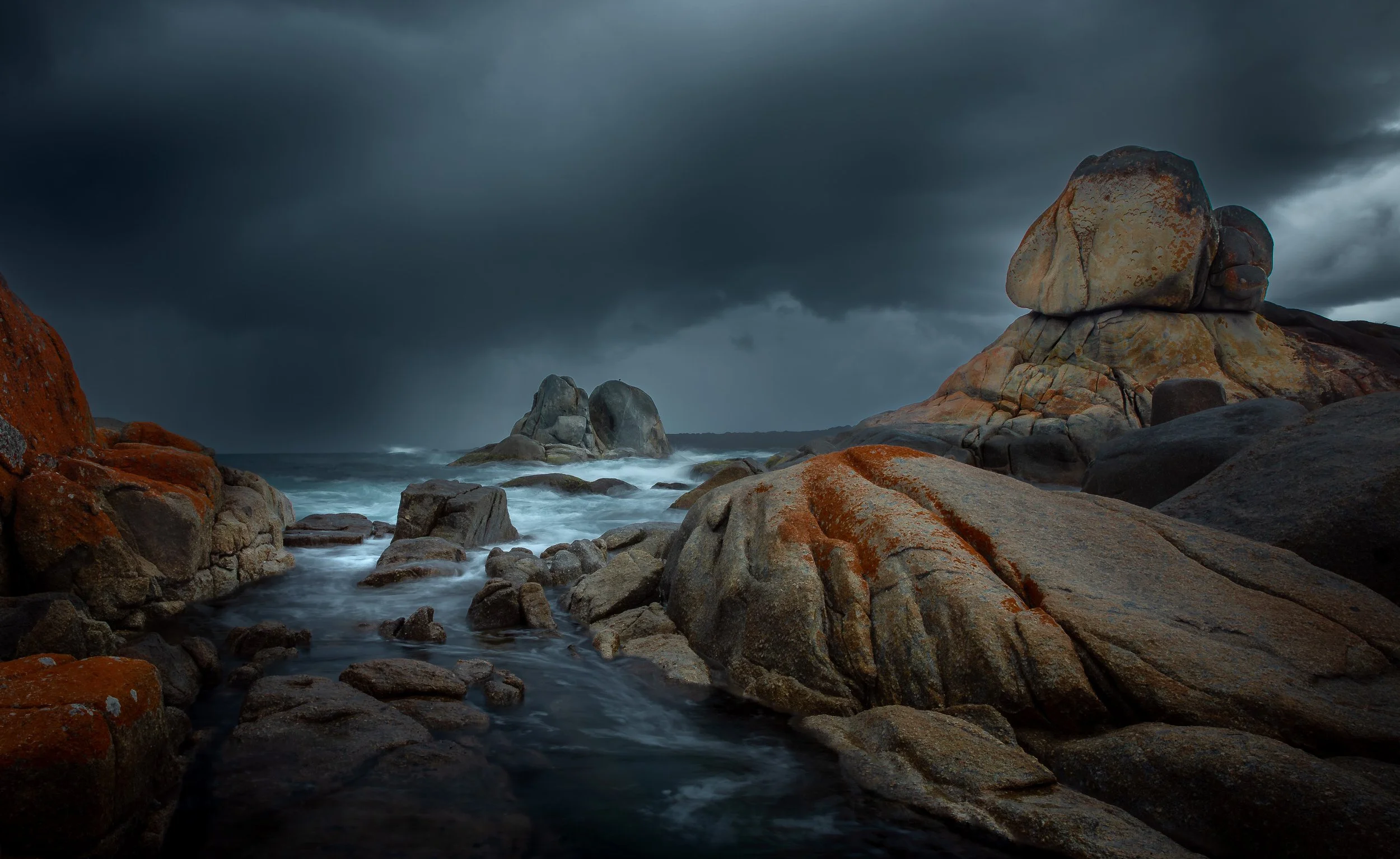 bay-of-fires- tasmania-moody-2025-11-22.jpg