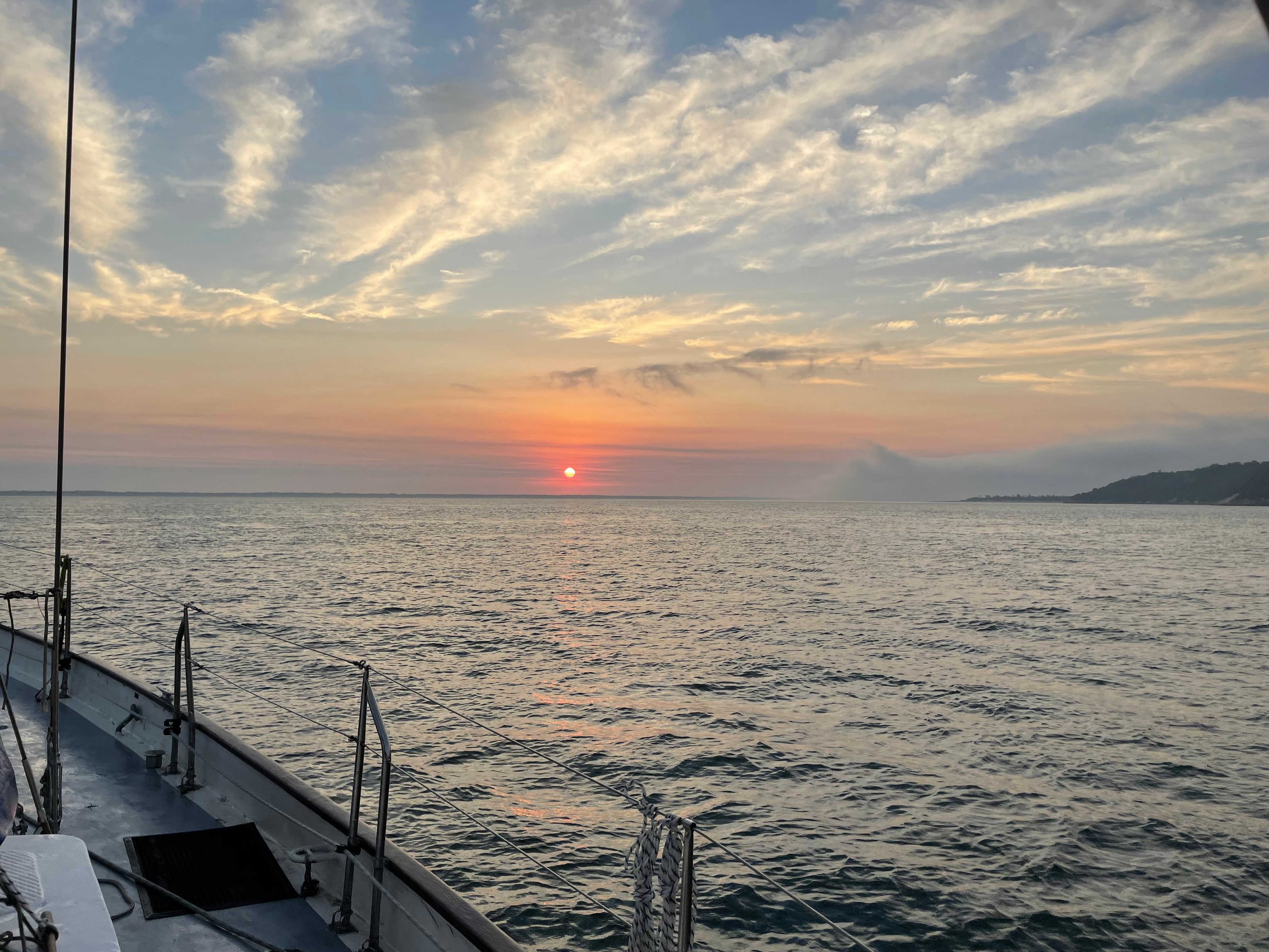Cruising Victoria Guide, CYAV, Bass Strait, sunset