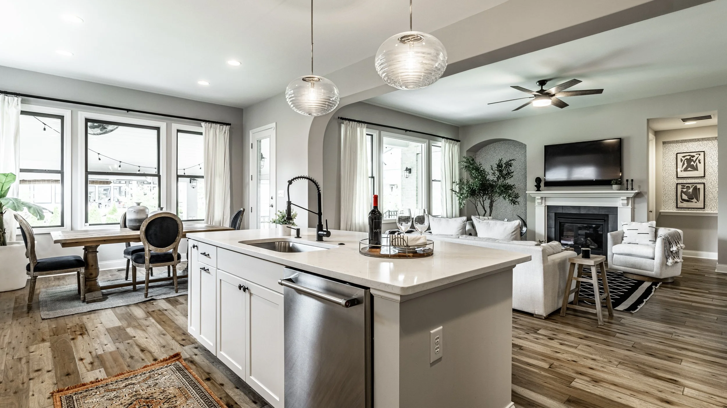 18-12184 Frenzel Pkwy.jpeg